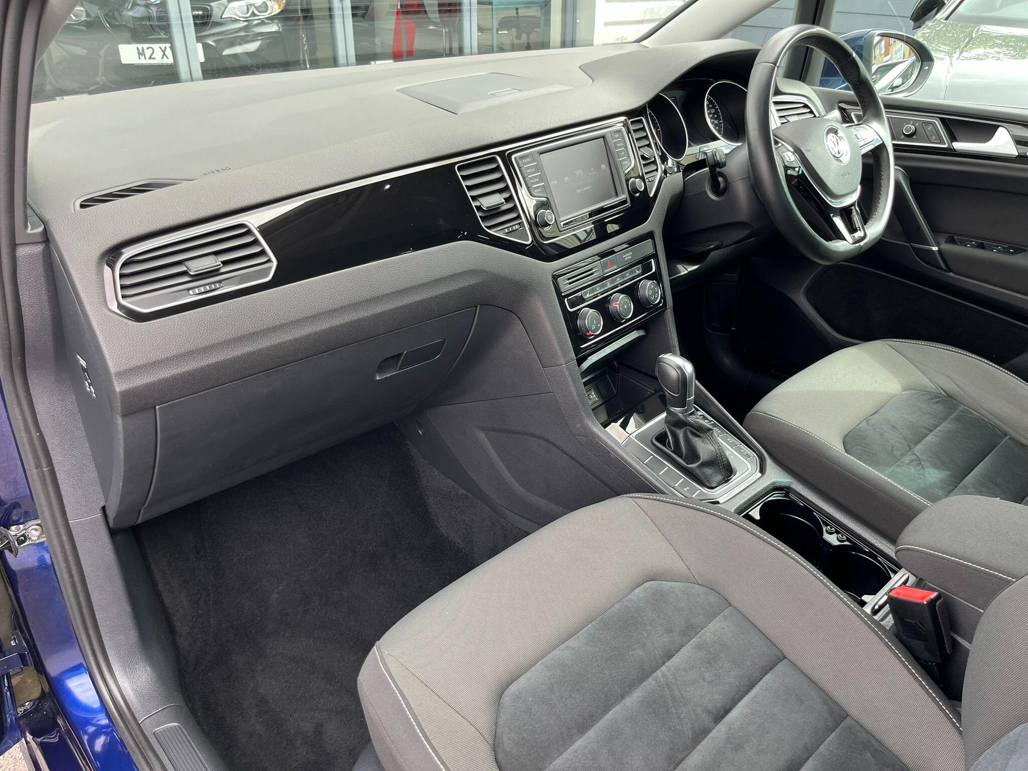Volkswagen Golf SV view 31