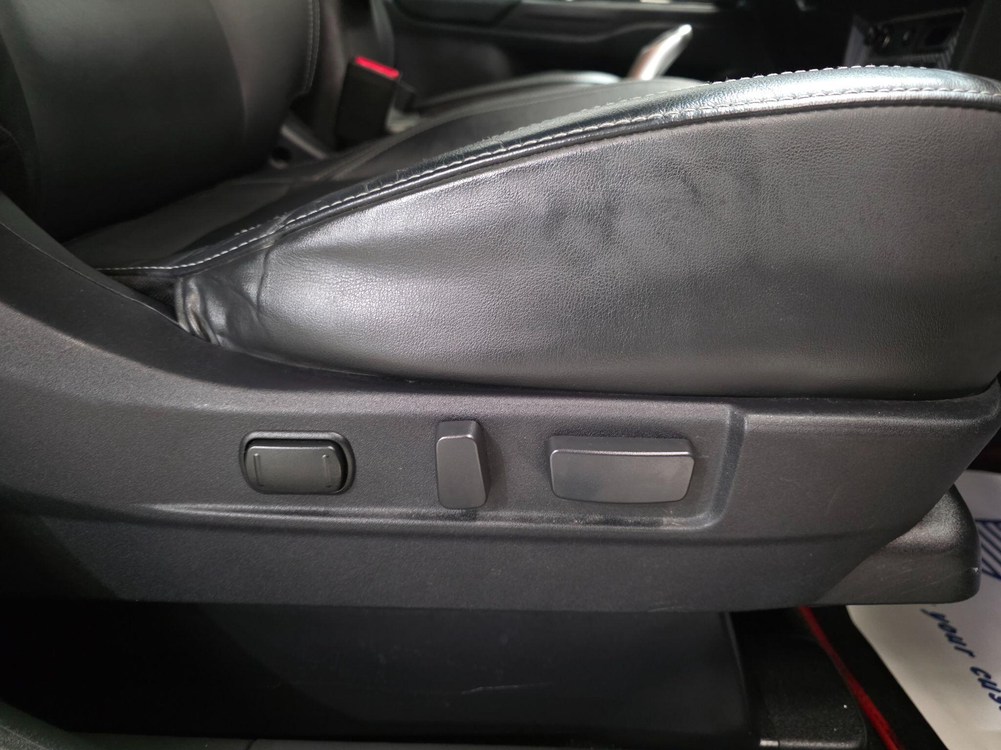 Mitsubishi Outlander view 14