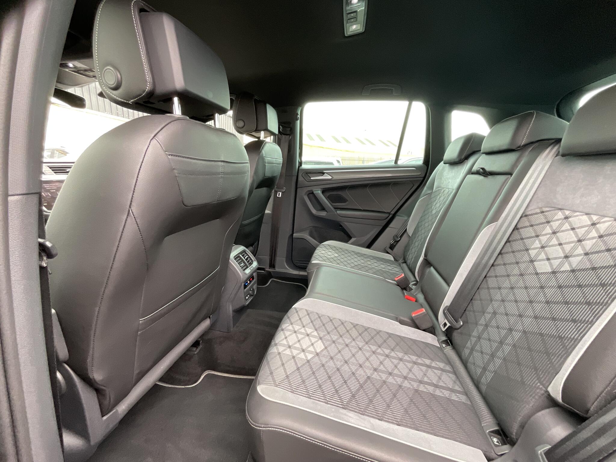 Volkswagen Tiguan view 15