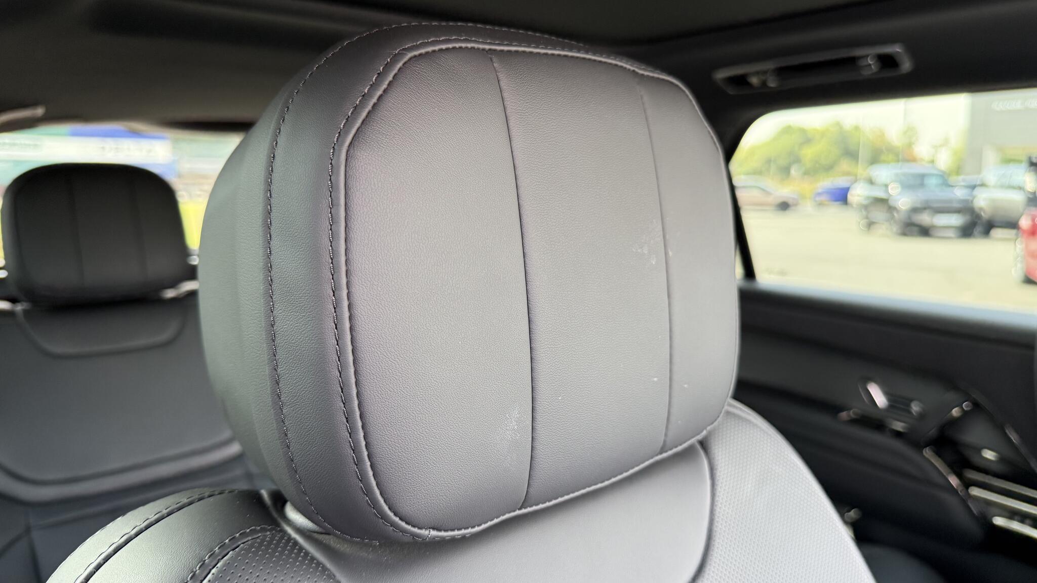Land Rover Range Rover Sport view 32