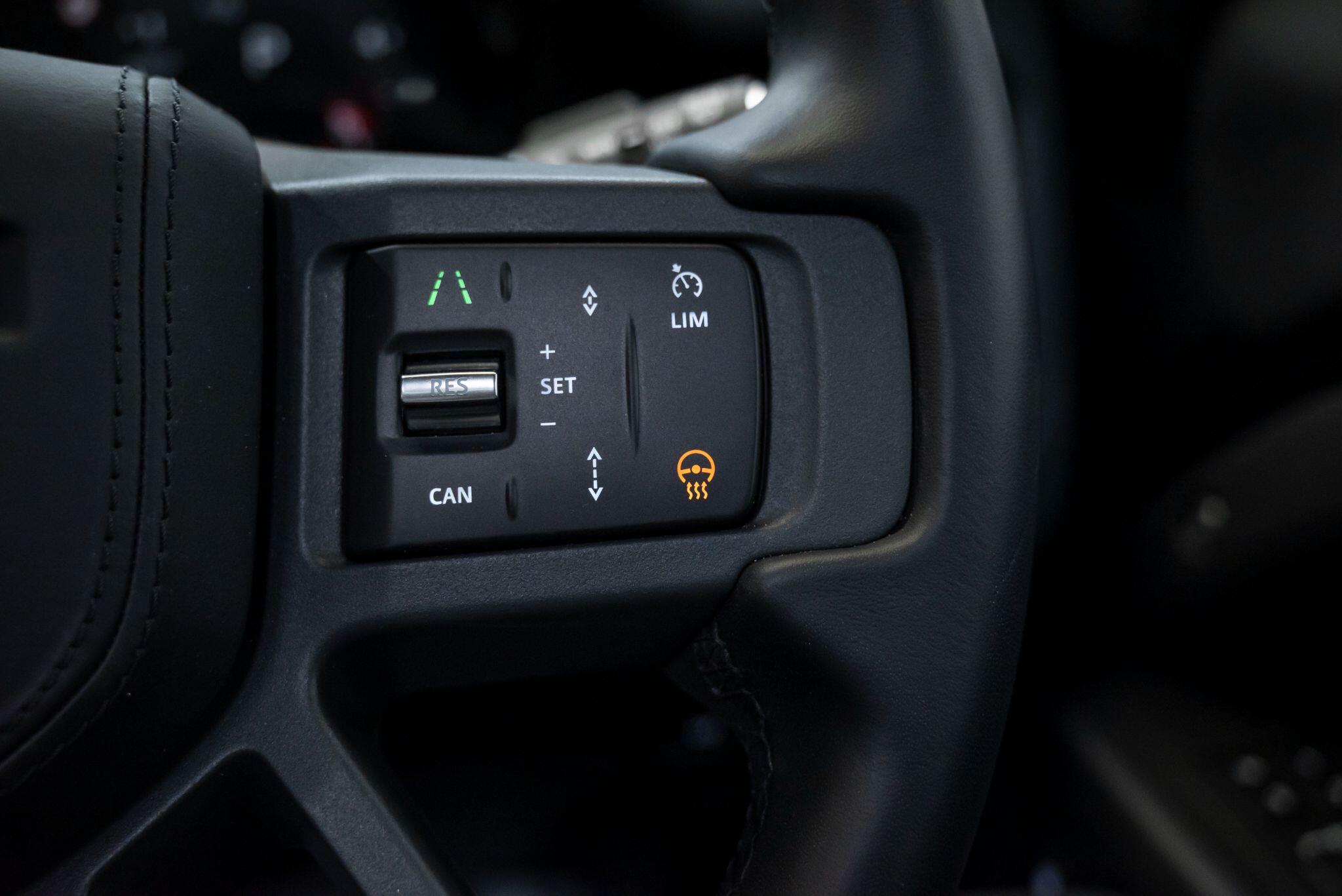 Land Rover Defender view 29