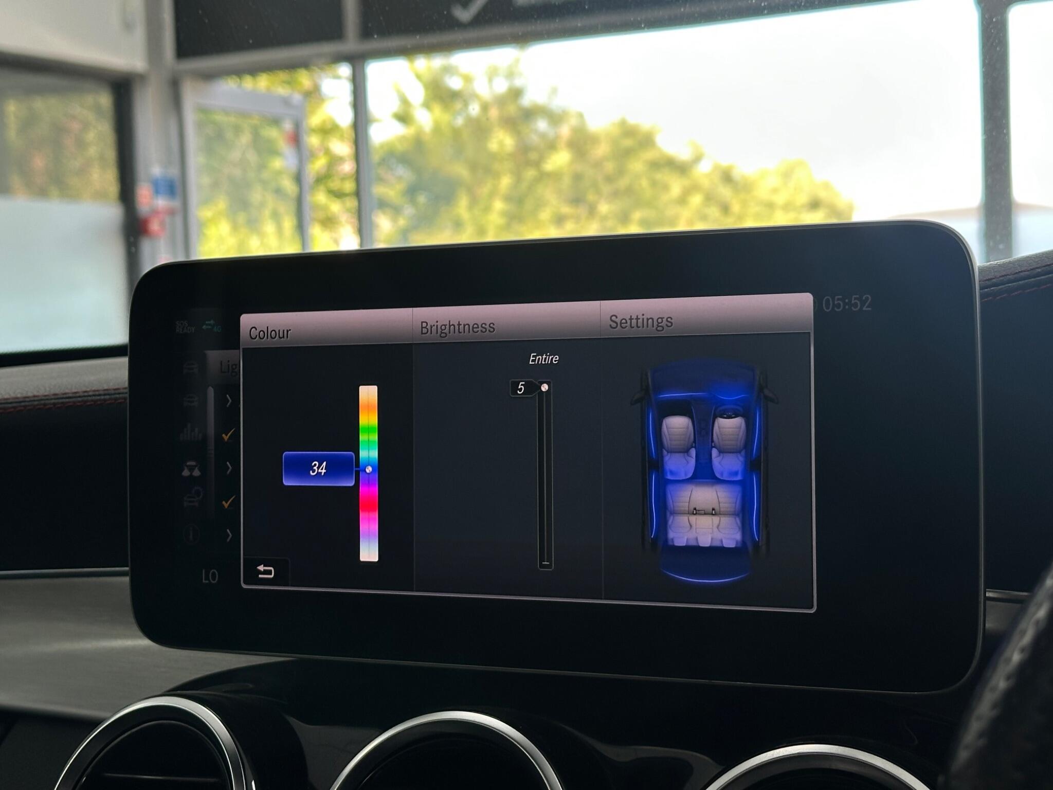 Mercedes-Benz C Class view 32