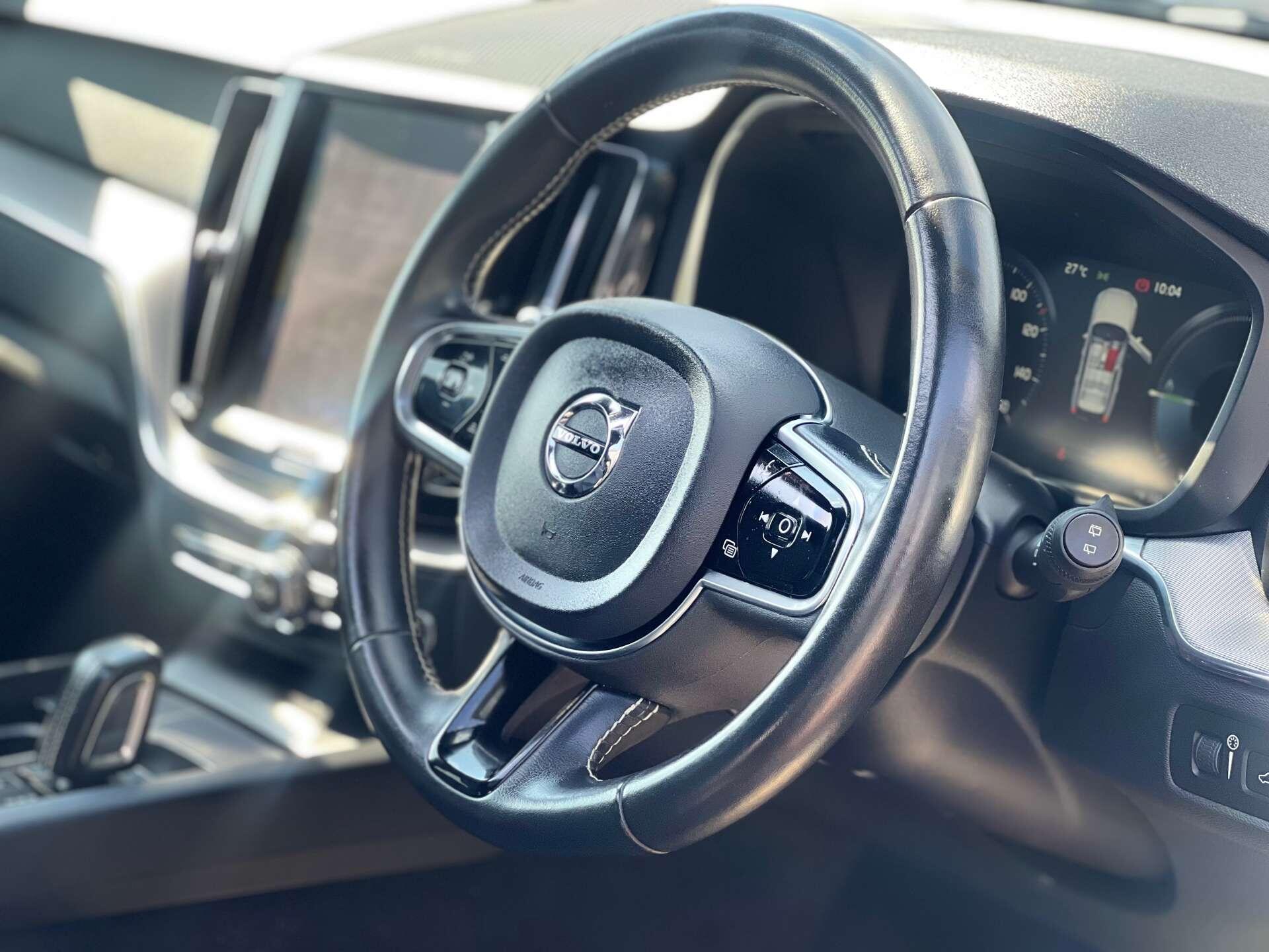 Volvo XC60 view 21