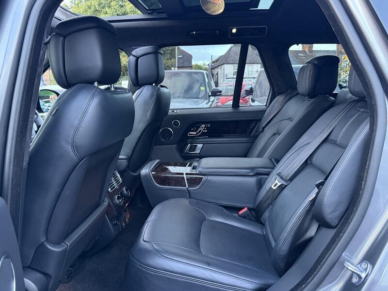 Land Rover Range Rover view 63