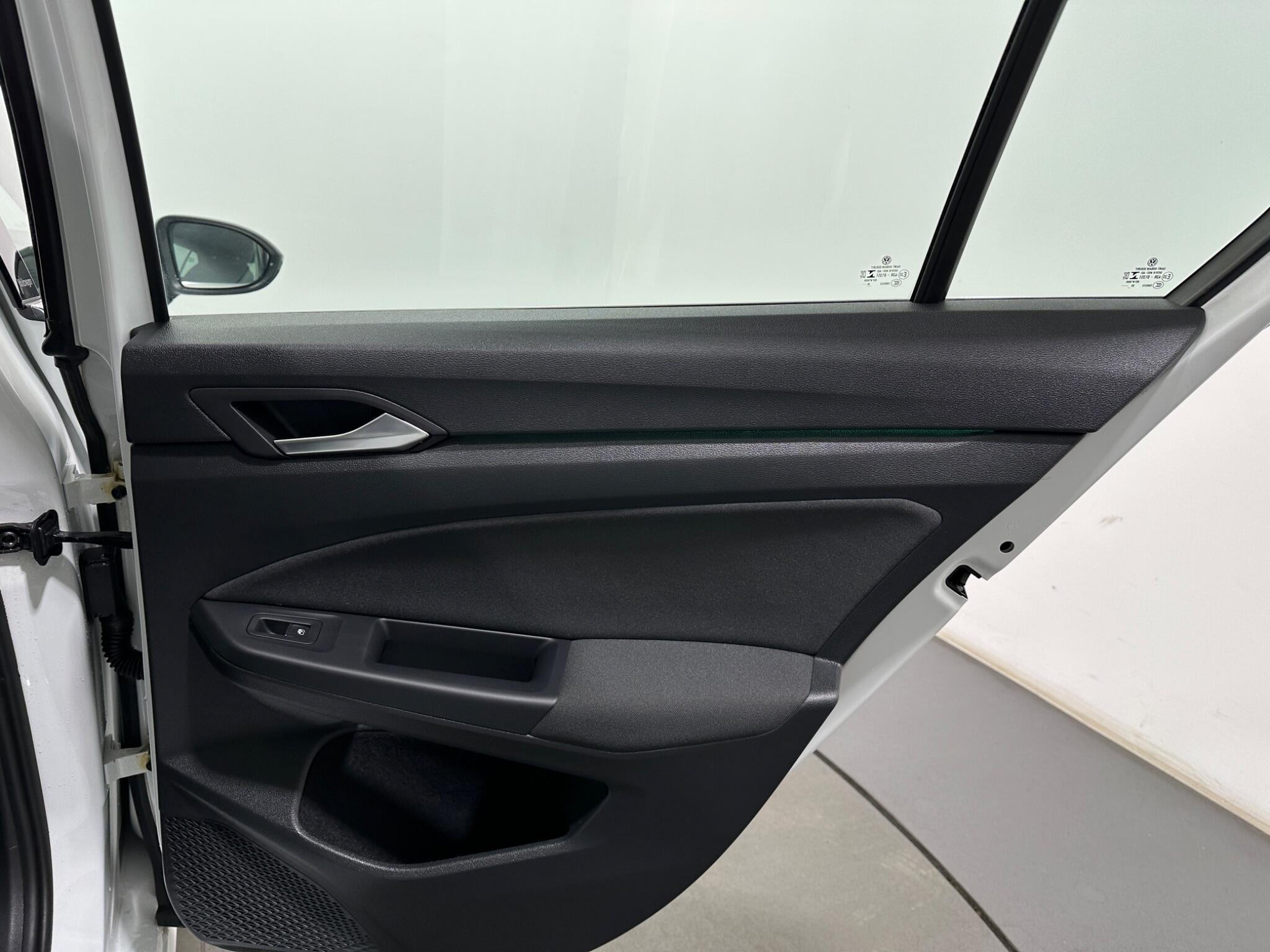 Volkswagen Golf view 43