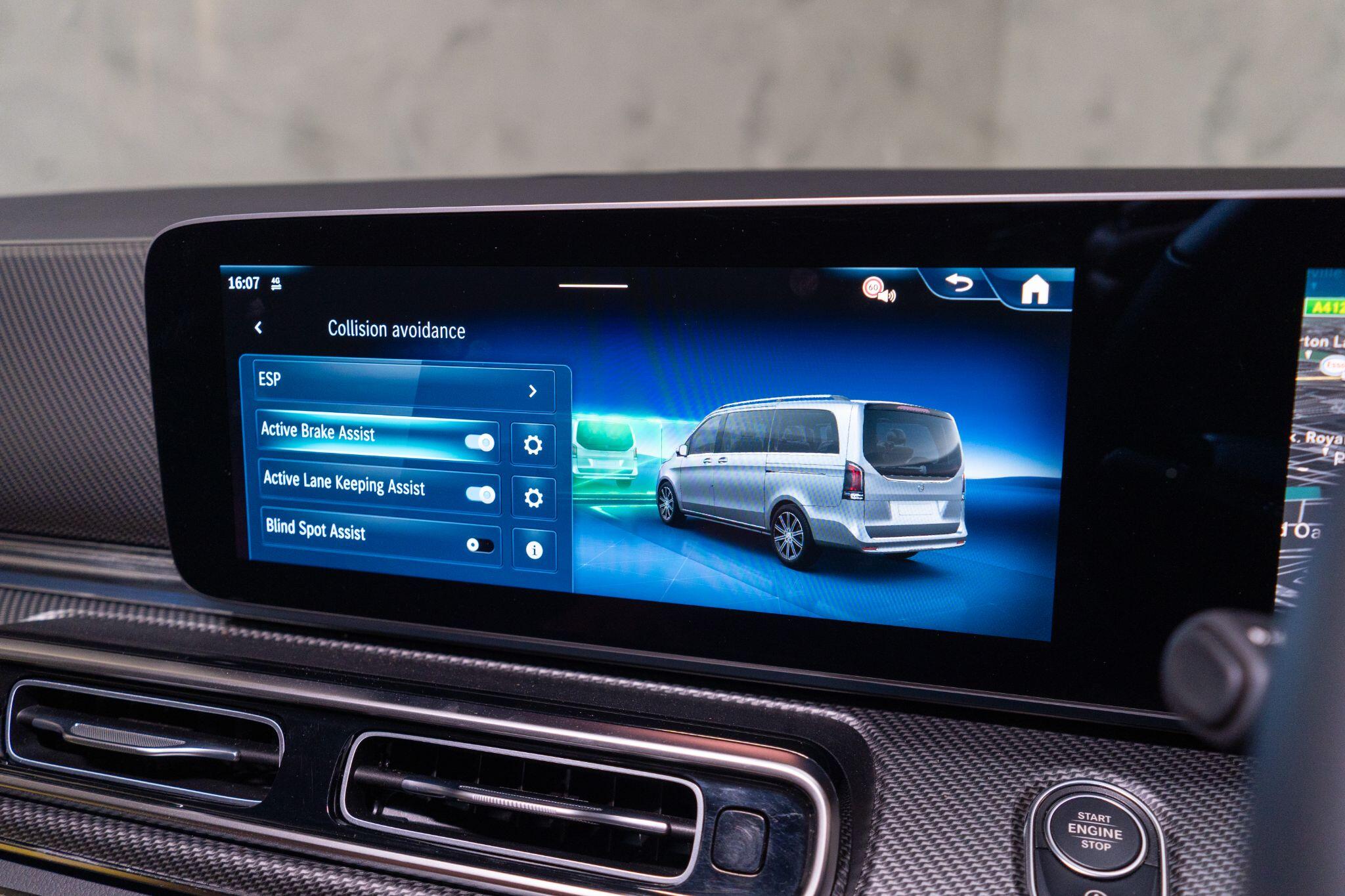 Mercedes-Benz V-Class view 26