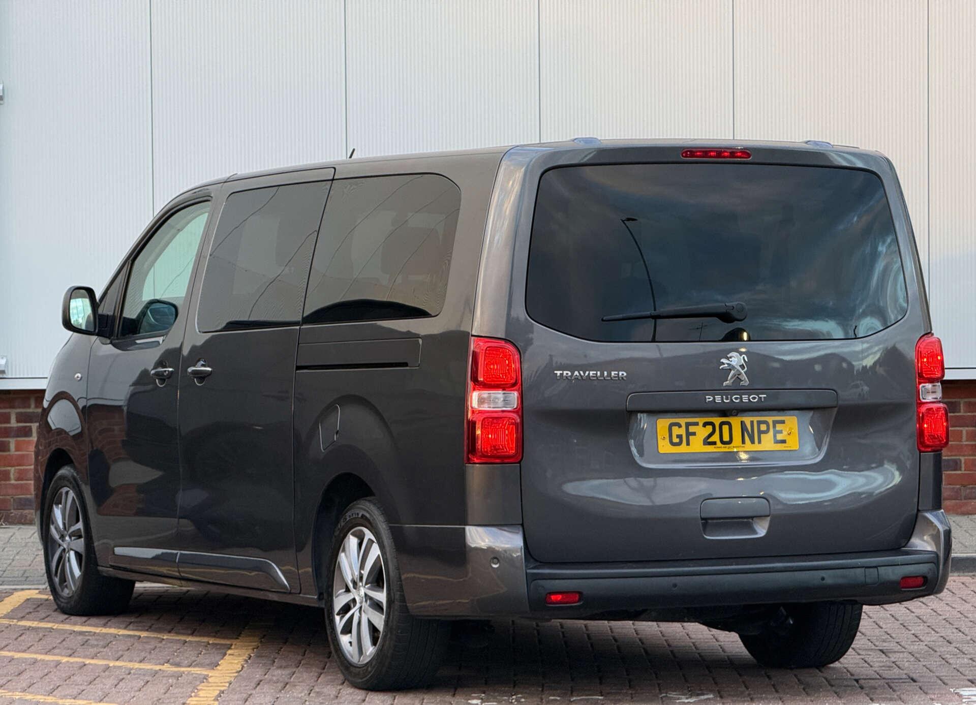 Peugeot Traveller view 4