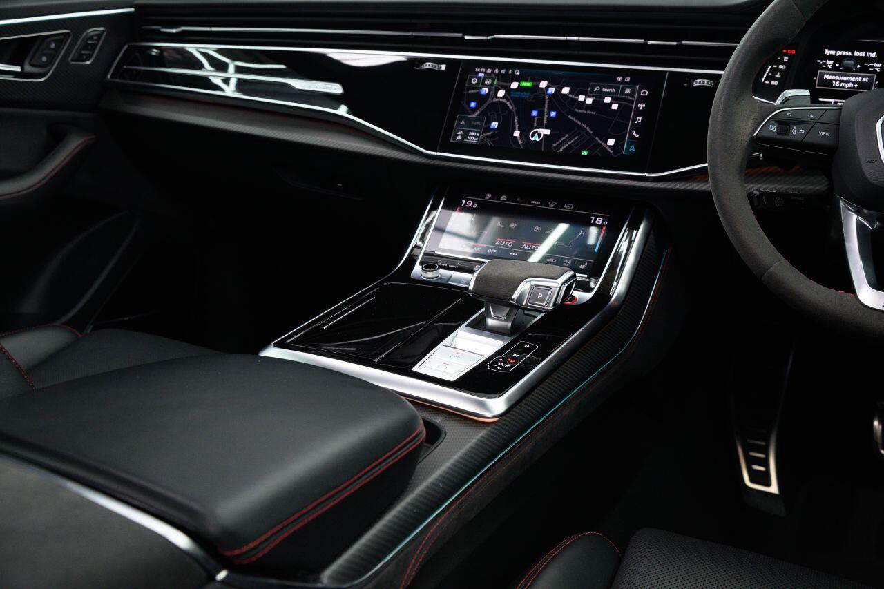 Audi RS Q8 view 37