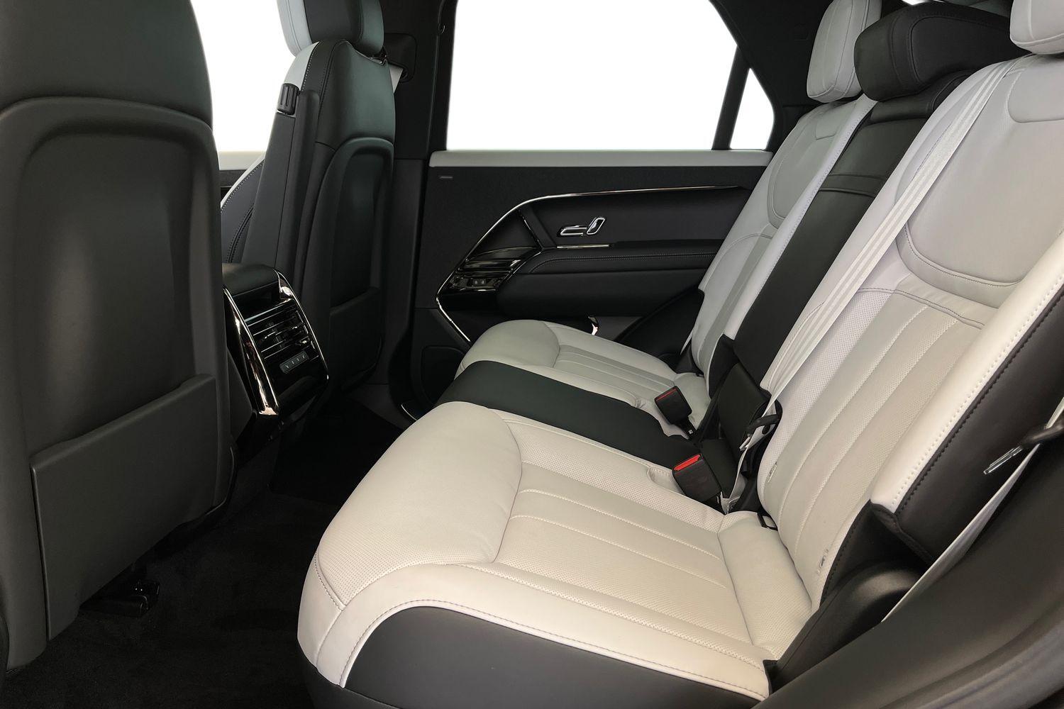 Land Rover Range Rover Sport view 4