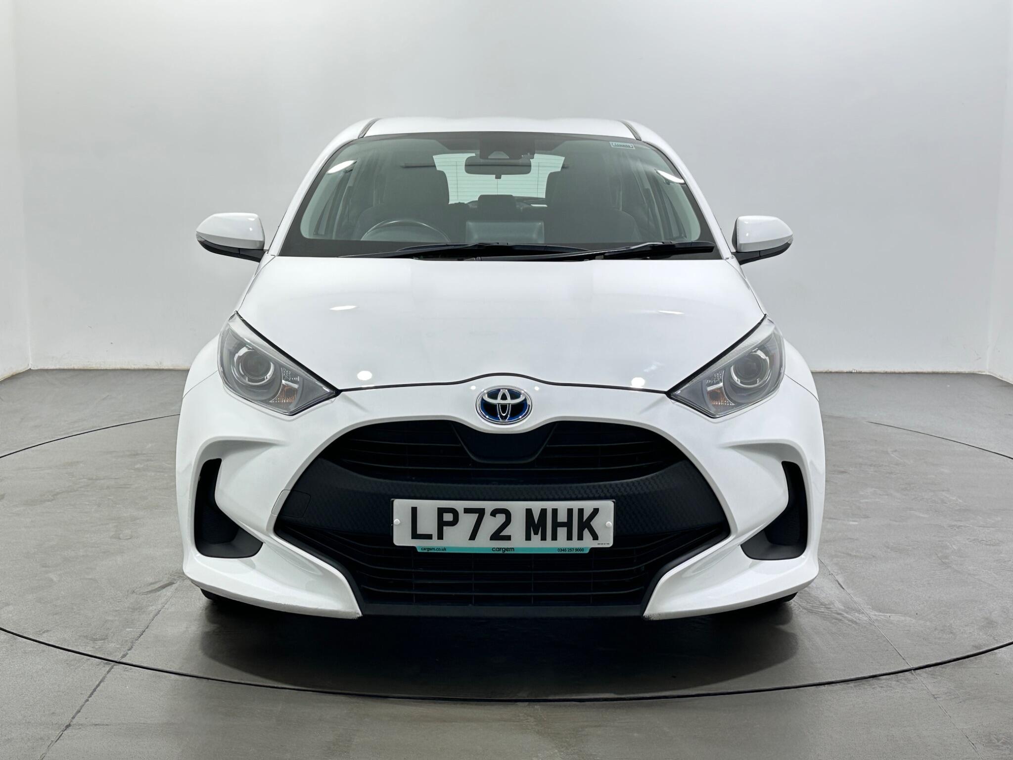Toyota Yaris view 3