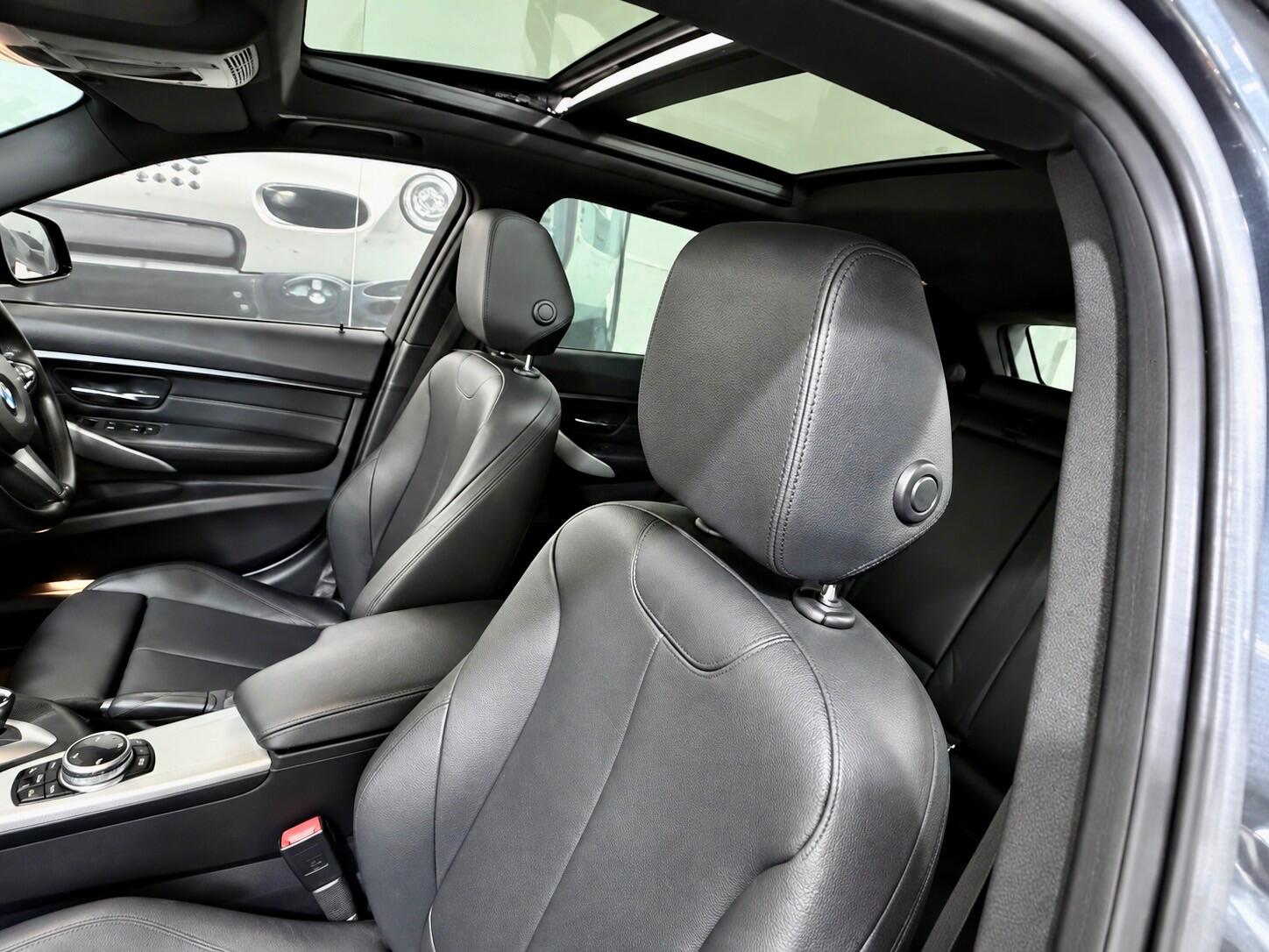 BMW 3 Series view 7