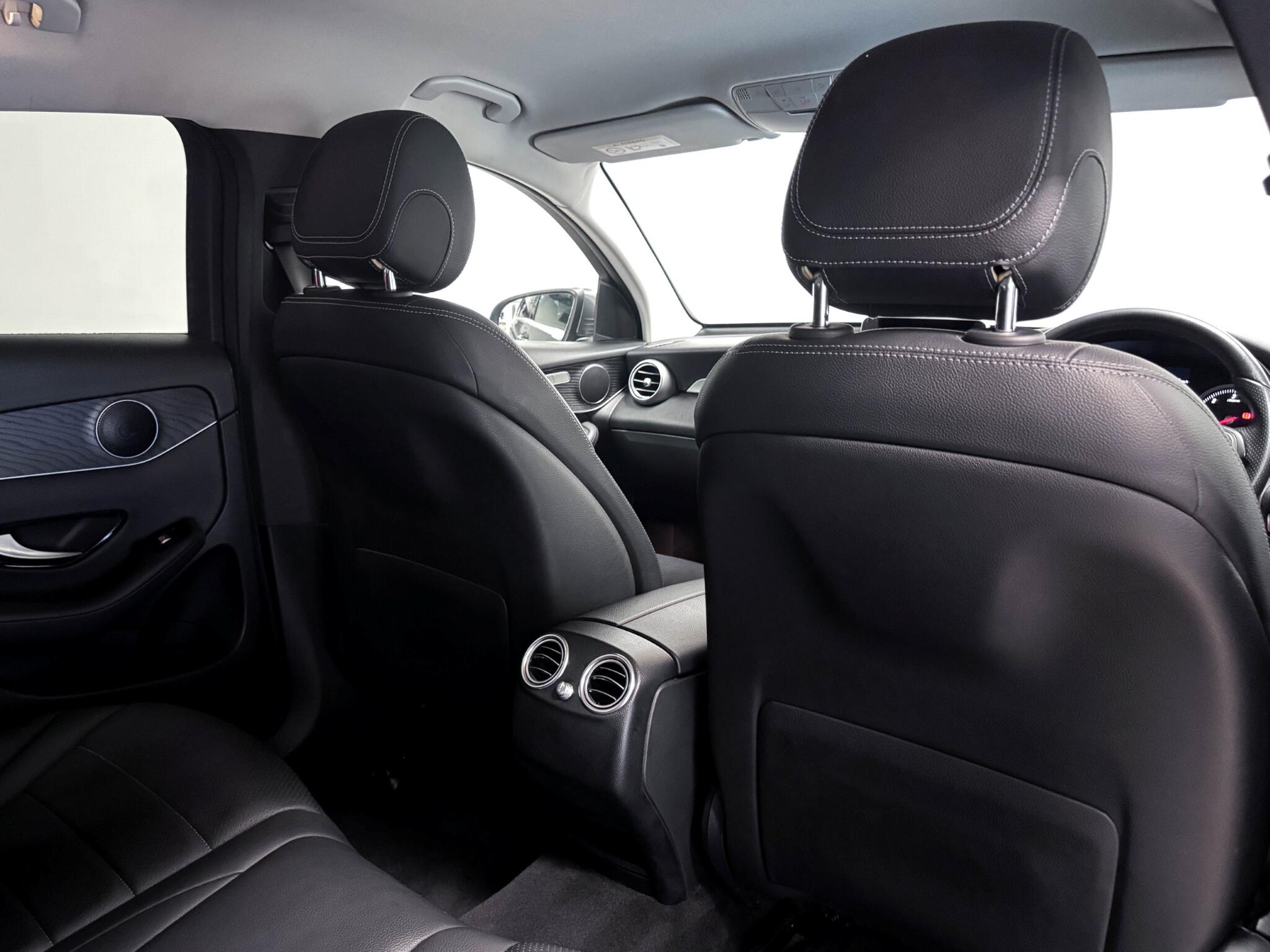 Mercedes-Benz GLC view 12
