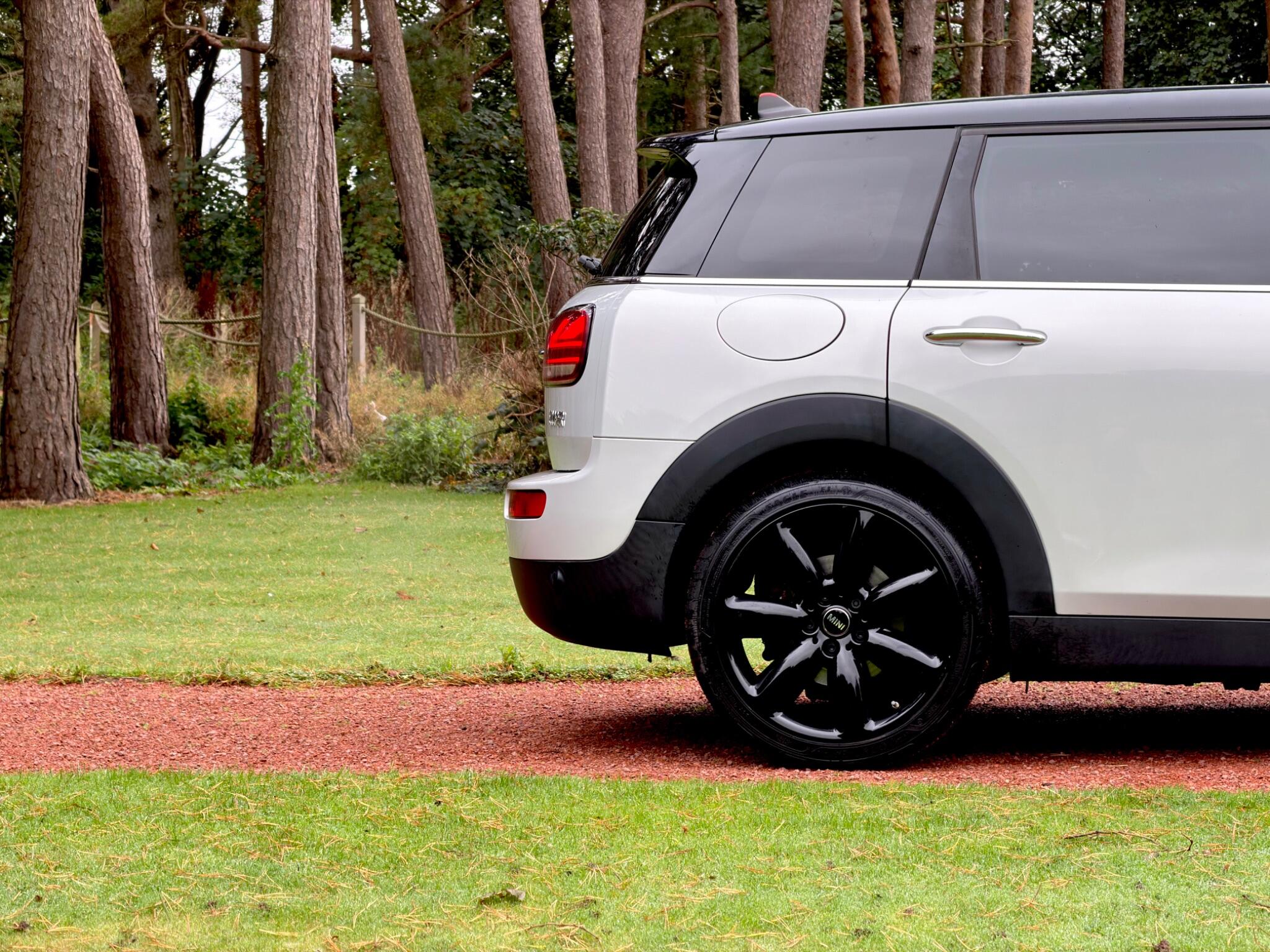 Mini Clubman view 15