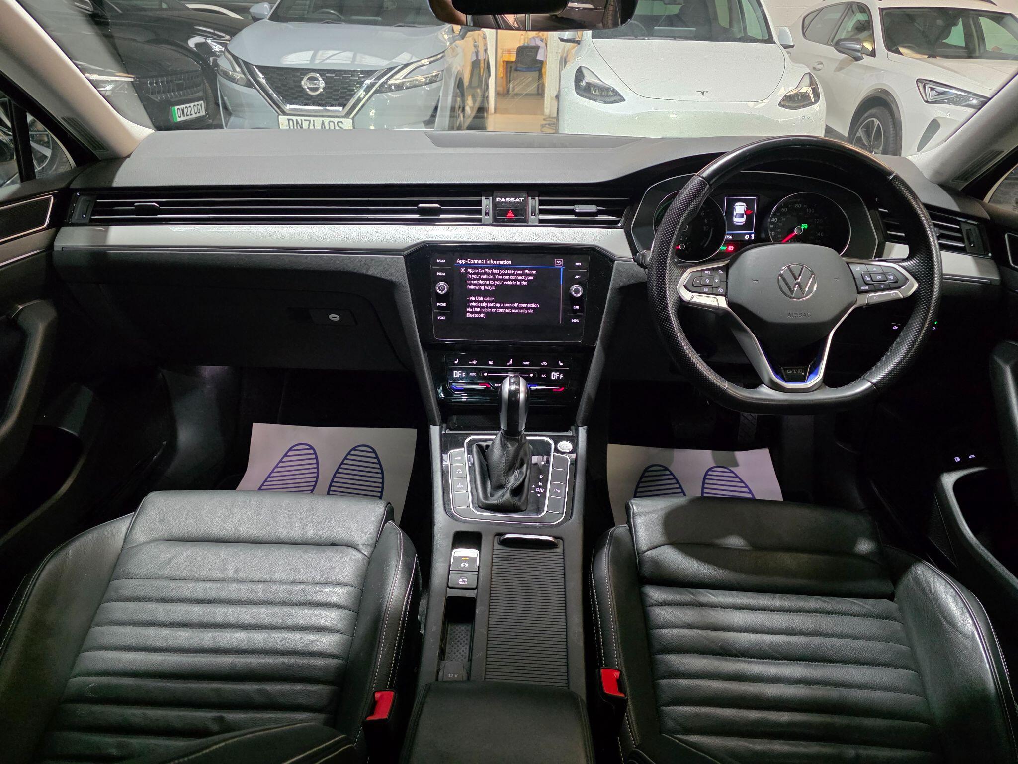 Volkswagen Passat view 5
