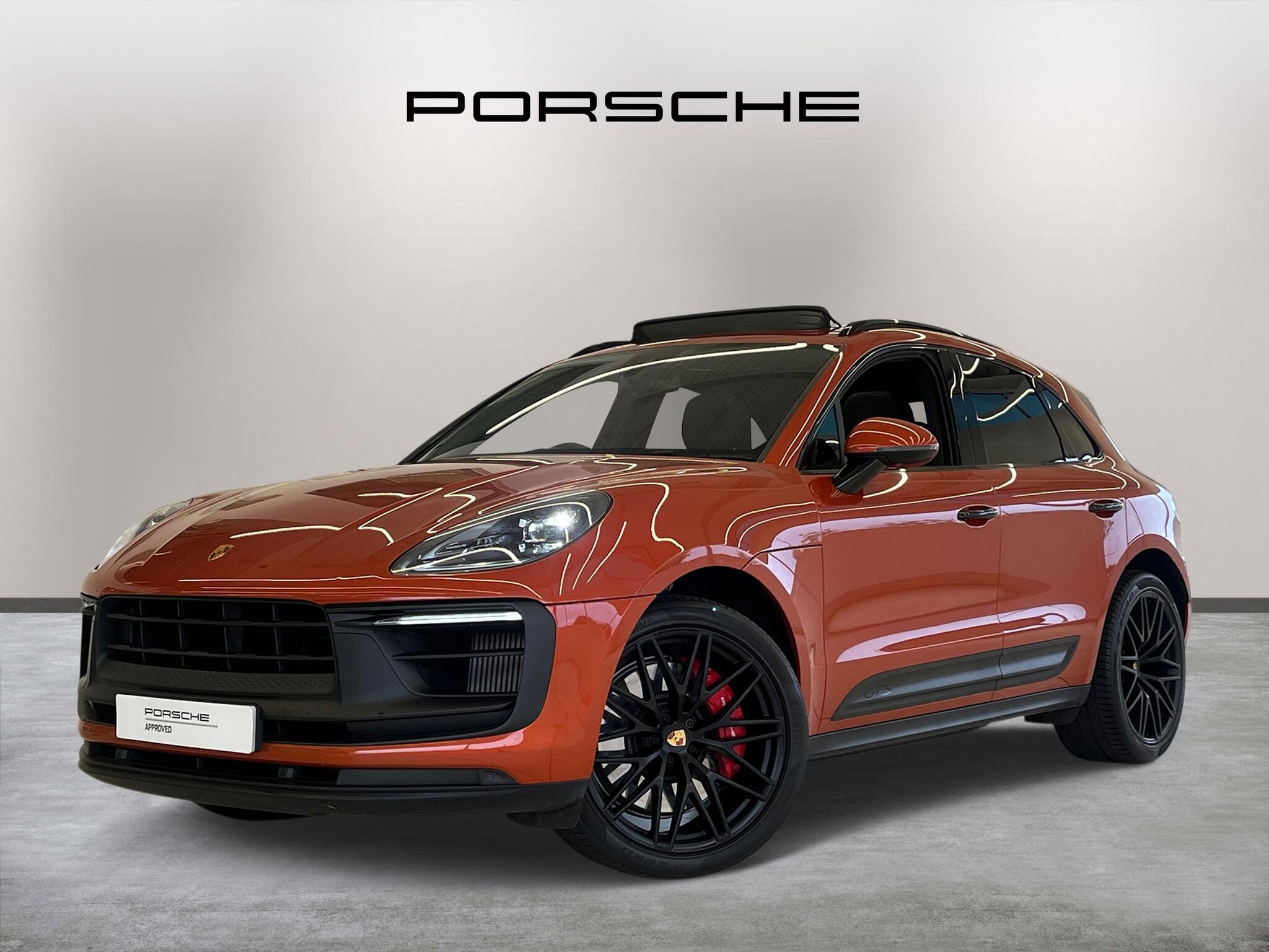 Porsche Macan view 3