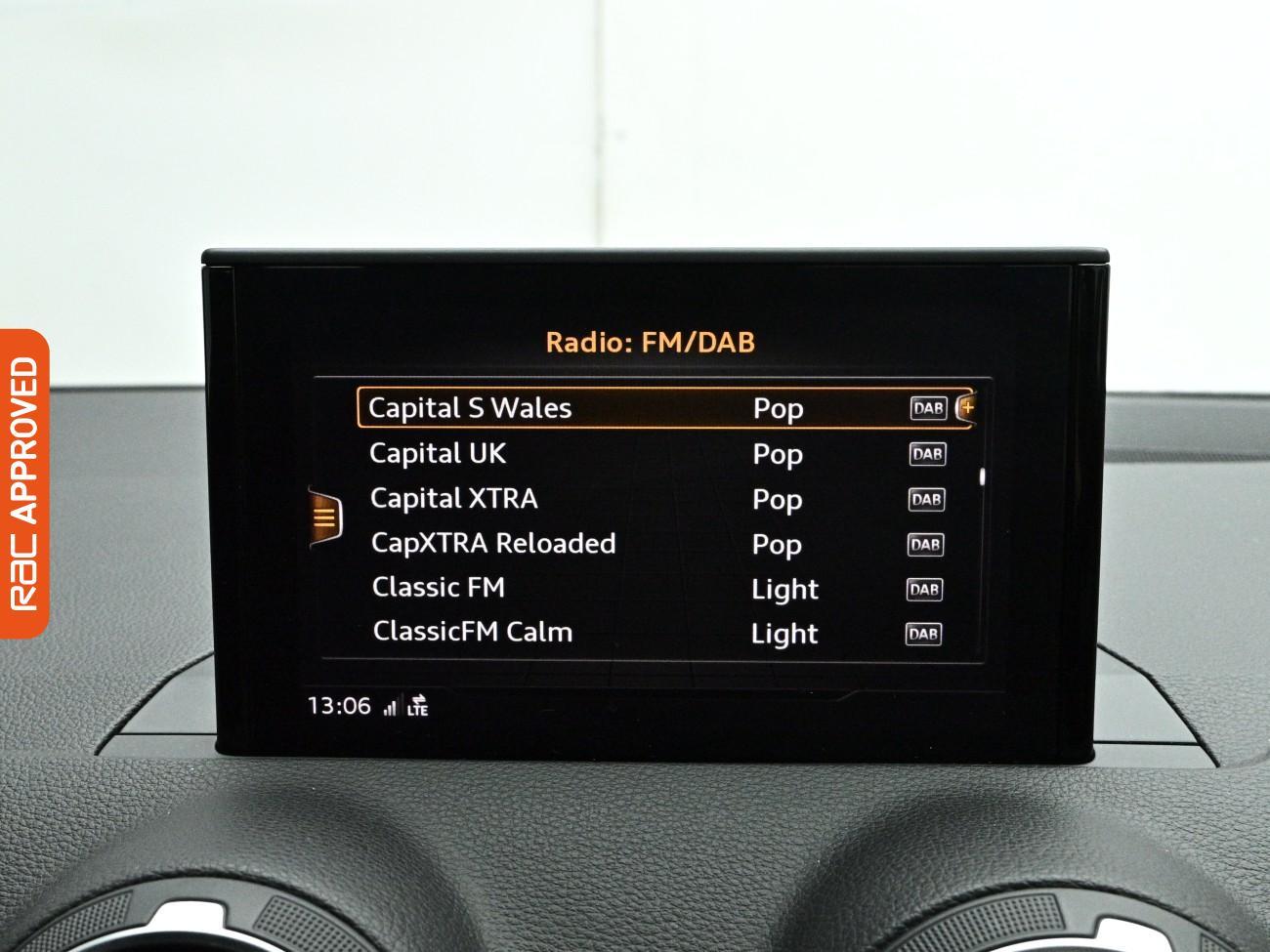 Audi Q2 view 17