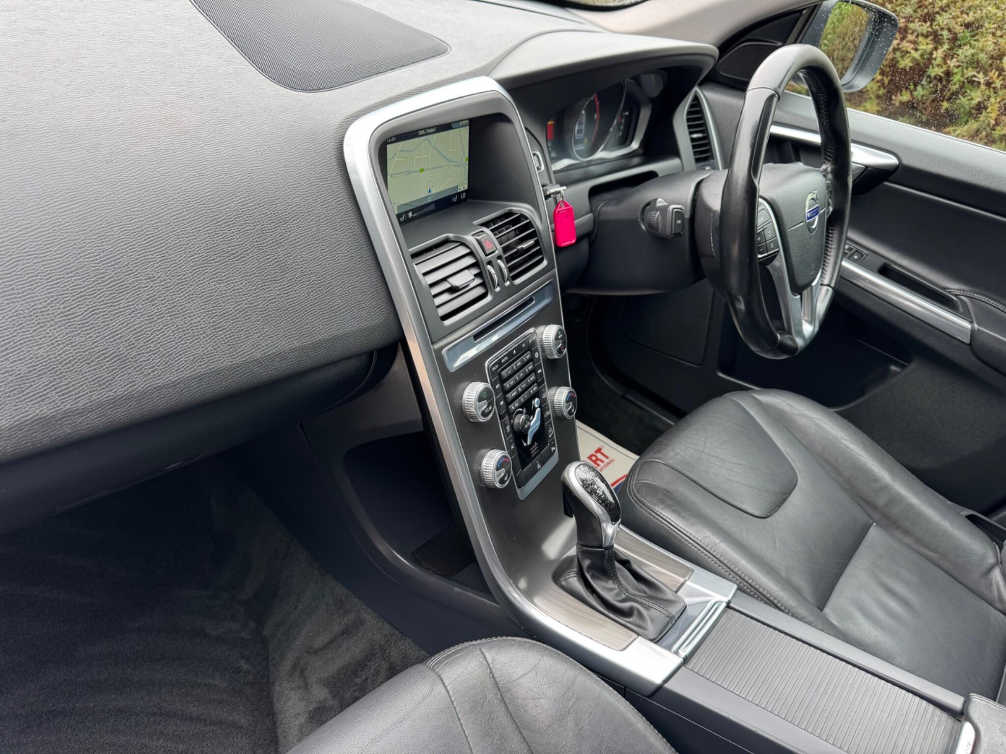 Volvo XC60 view 14