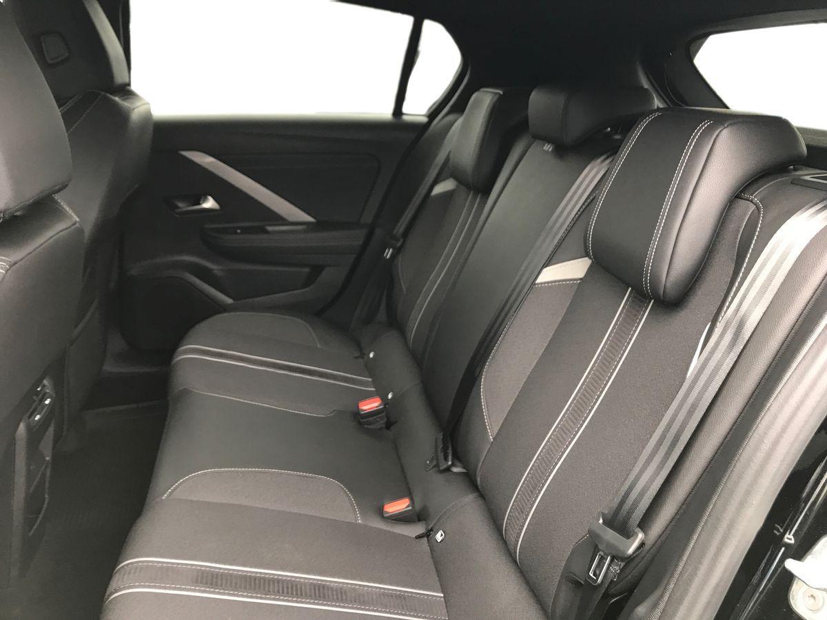 Vauxhall Astra view 7