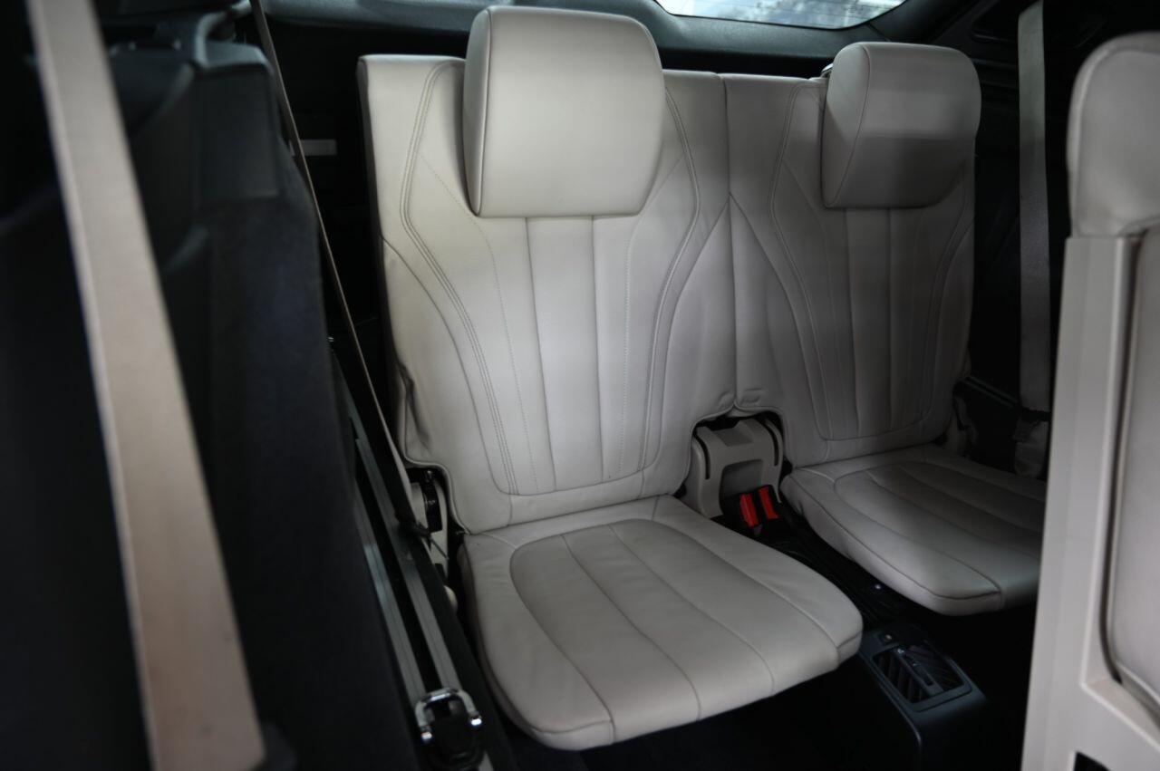 BMW X5 view 17