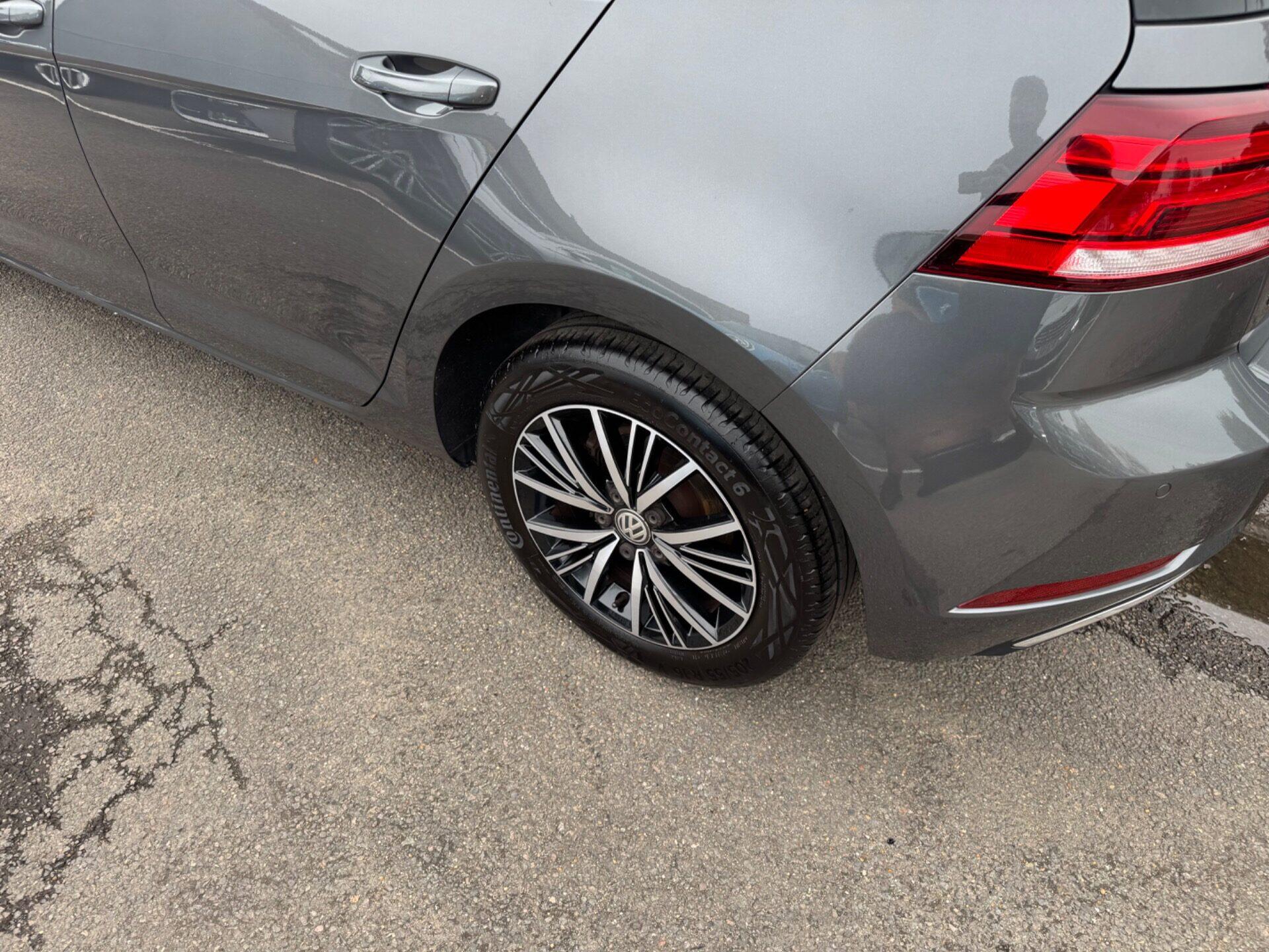 Volkswagen Golf view 22