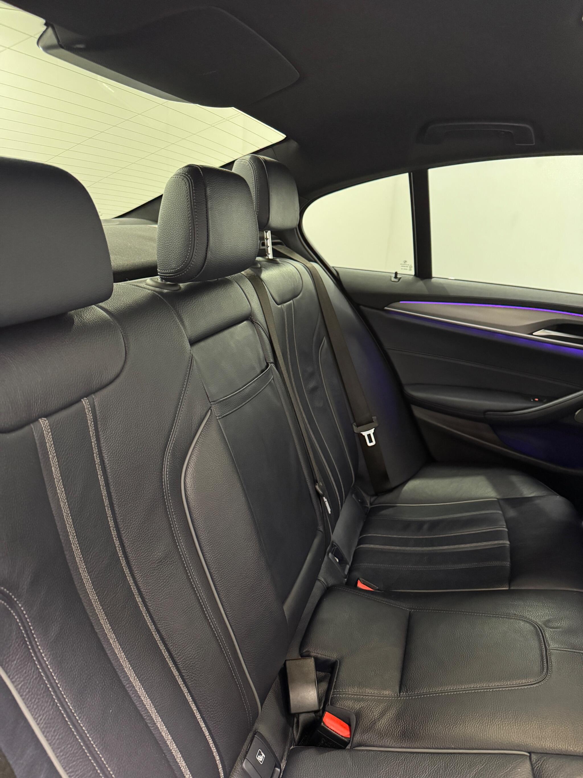 BMW 5 Series view 13