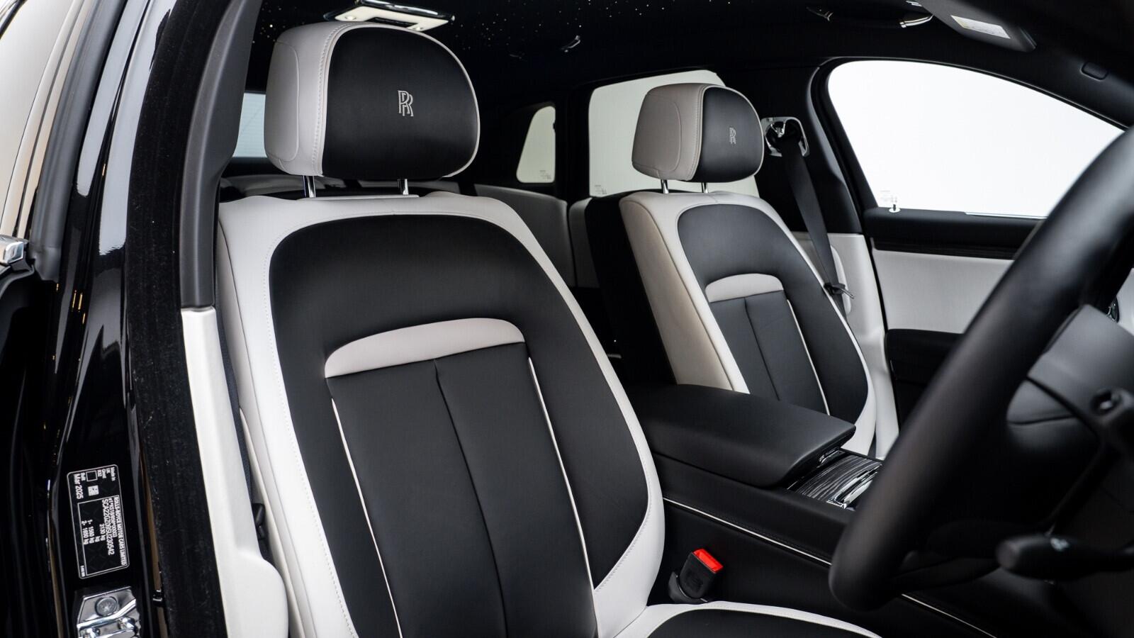 Rolls-Royce Ghost view 6