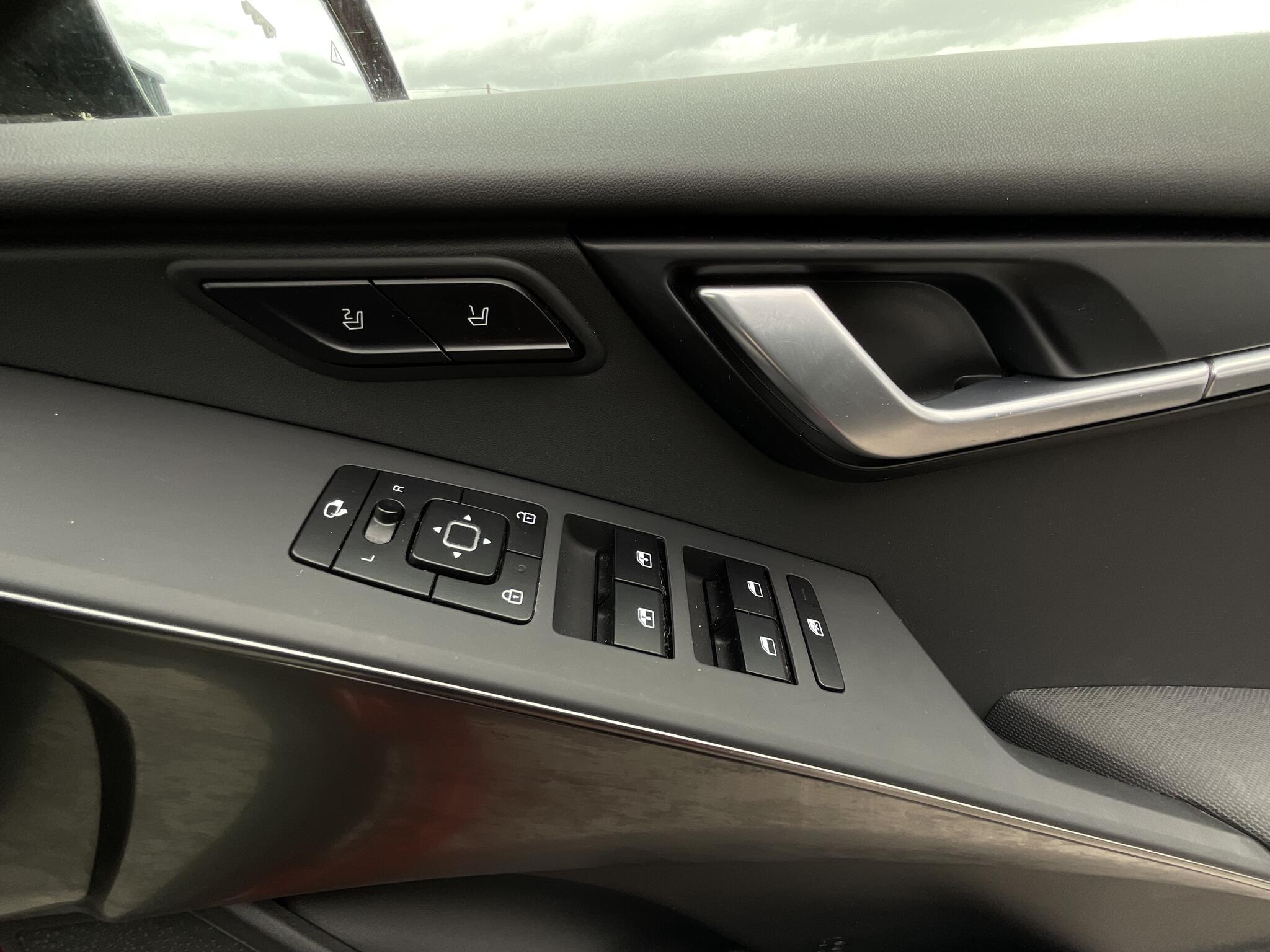 Kia Niro view 32
