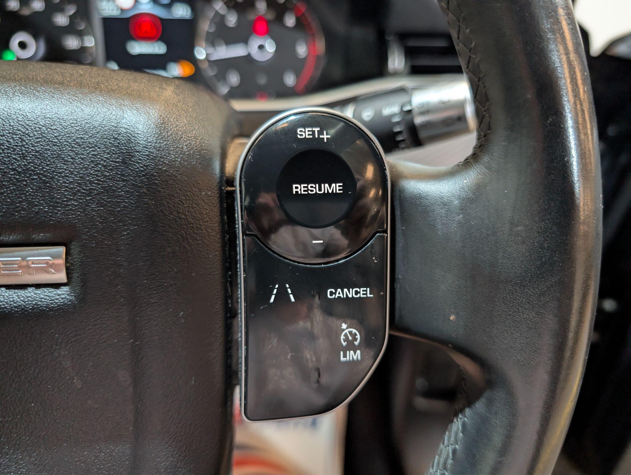 Land Rover Range Rover Evoque view 27