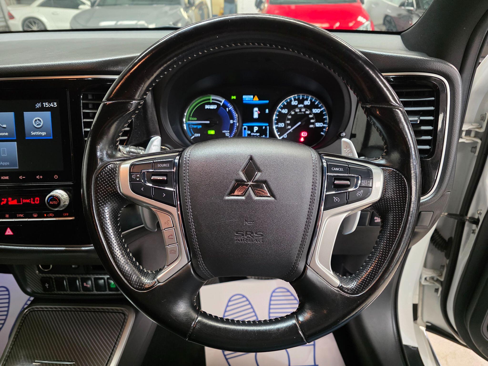 Mitsubishi Outlander view 15