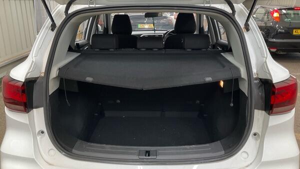 MG ZS view 13