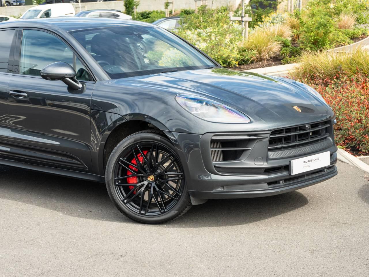 Porsche Macan view 39
