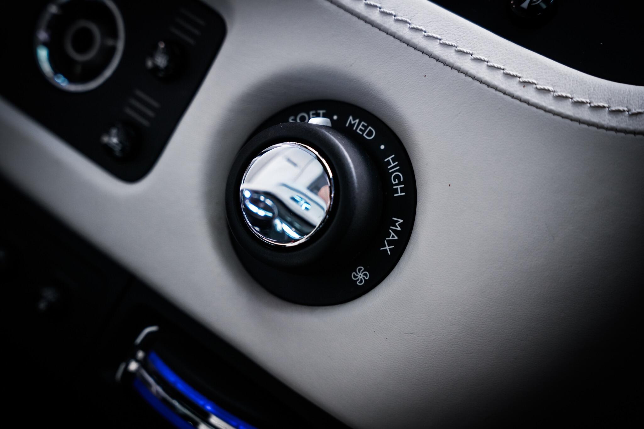 Rolls-Royce Wraith view 52