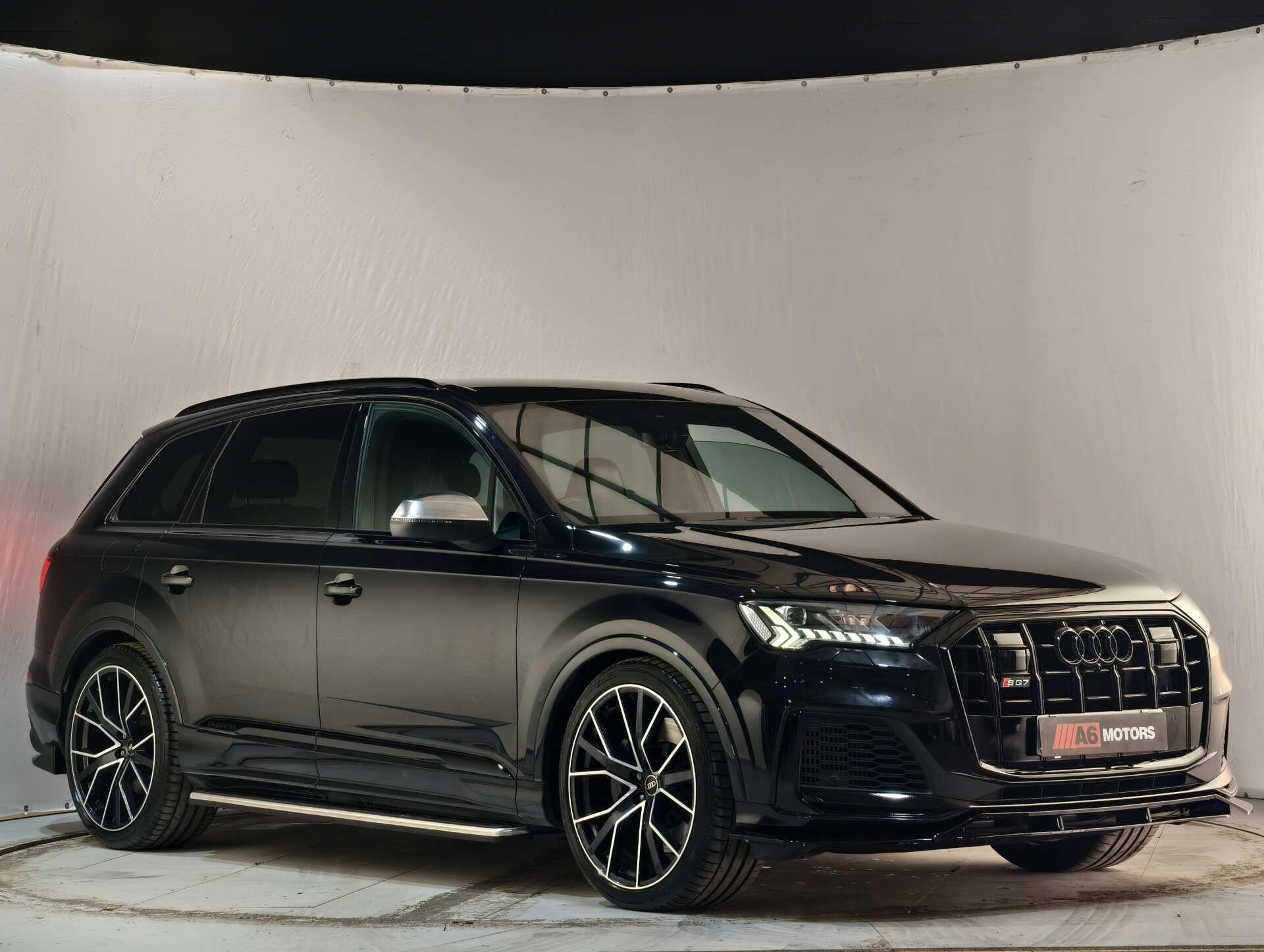 Audi SQ7 view 9