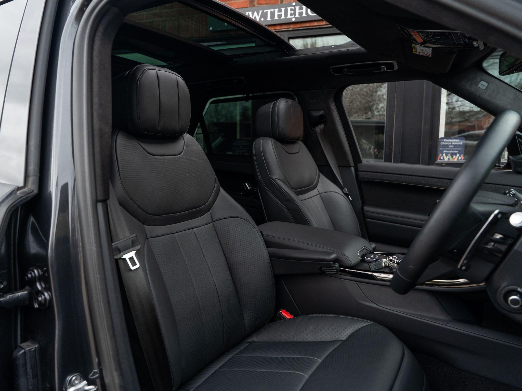 Land Rover Range Rover Sport view 40