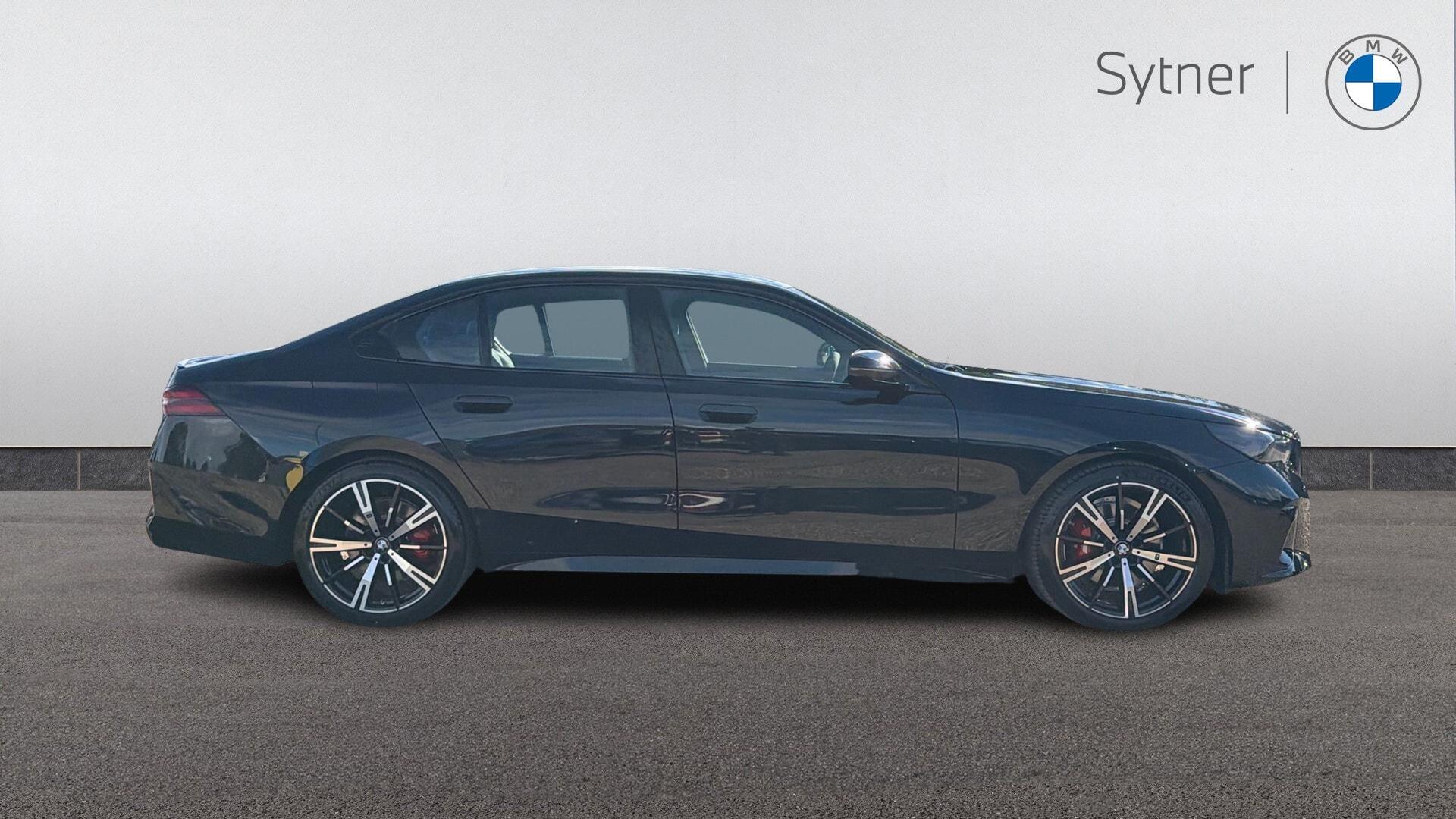 BMW 5 Series view 3