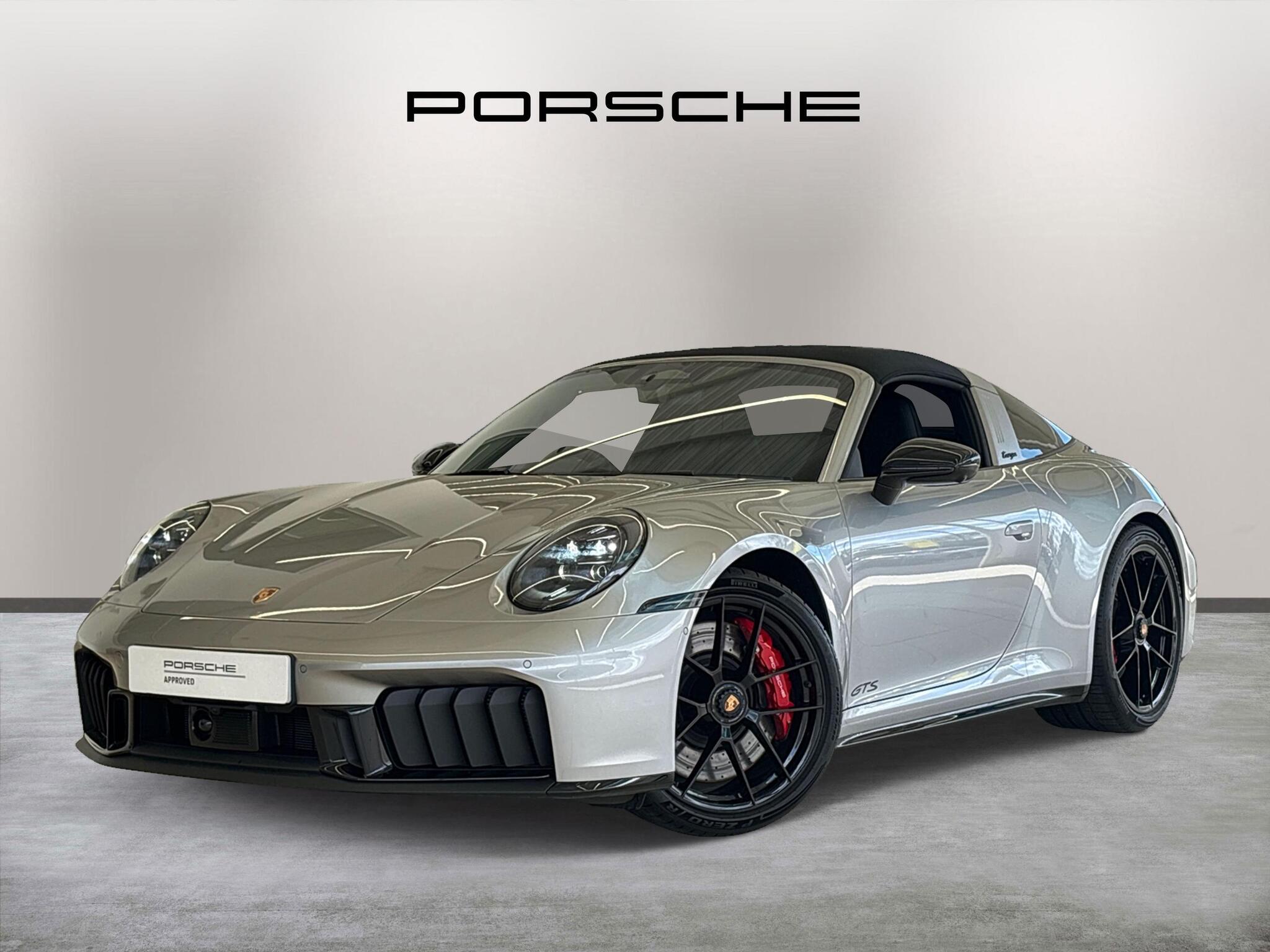 Porsche 911 view 4