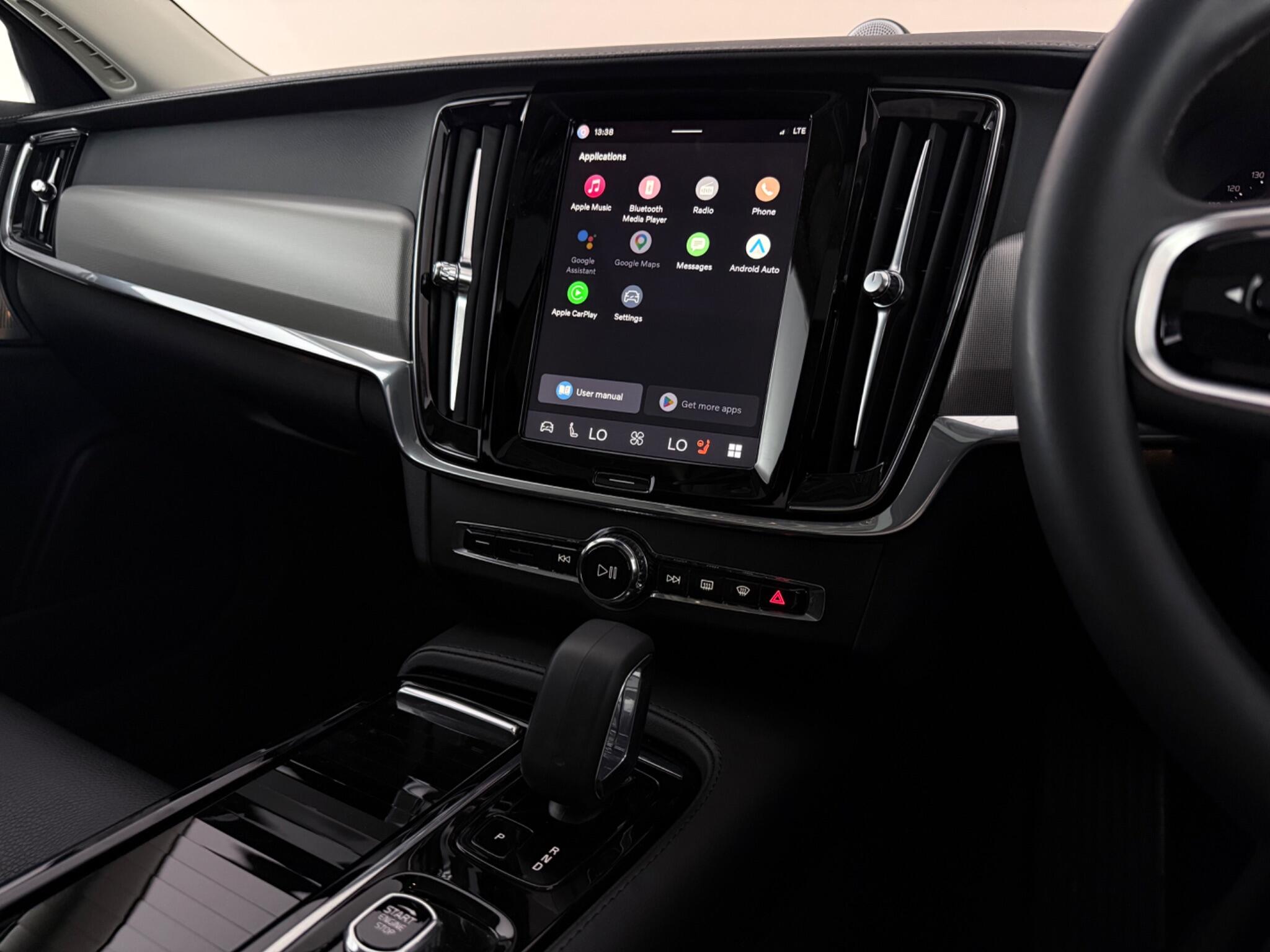 Volvo S90 view 35