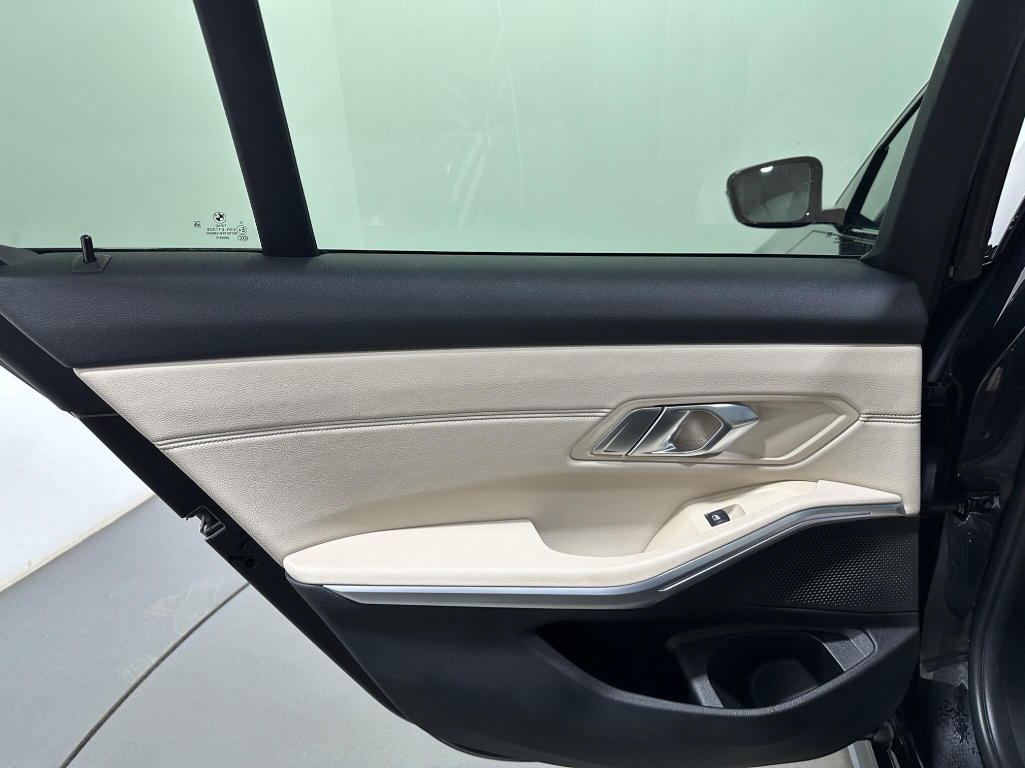 BMW 3 Series view 41