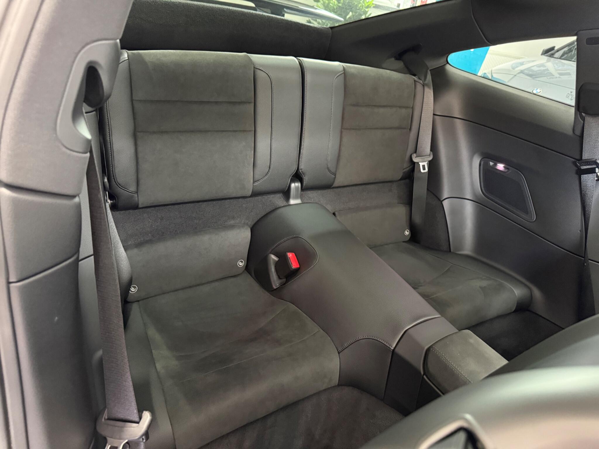 Porsche 911 view 30