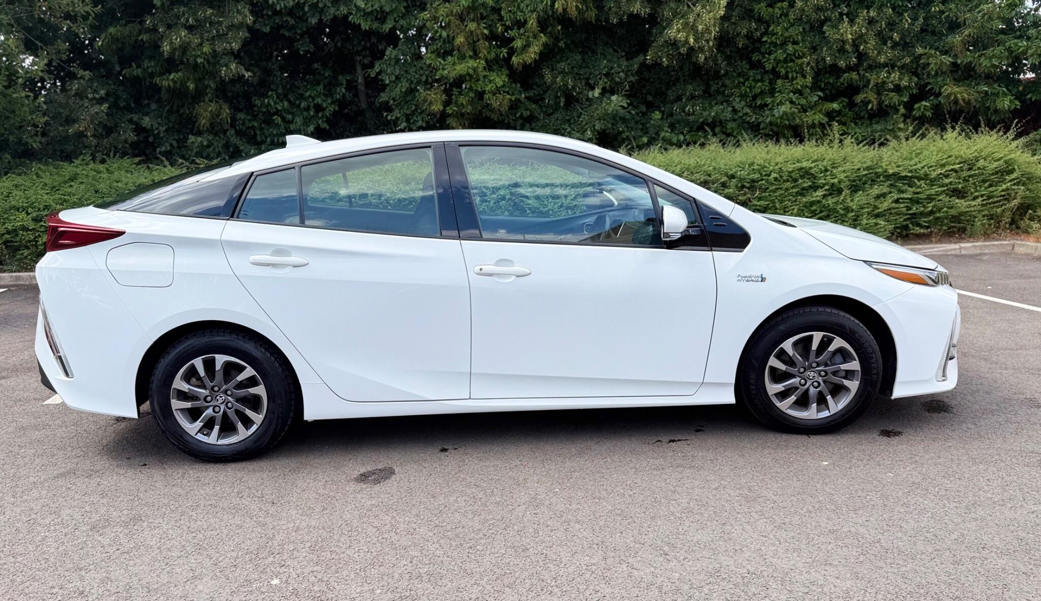 Toyota Prius view 6