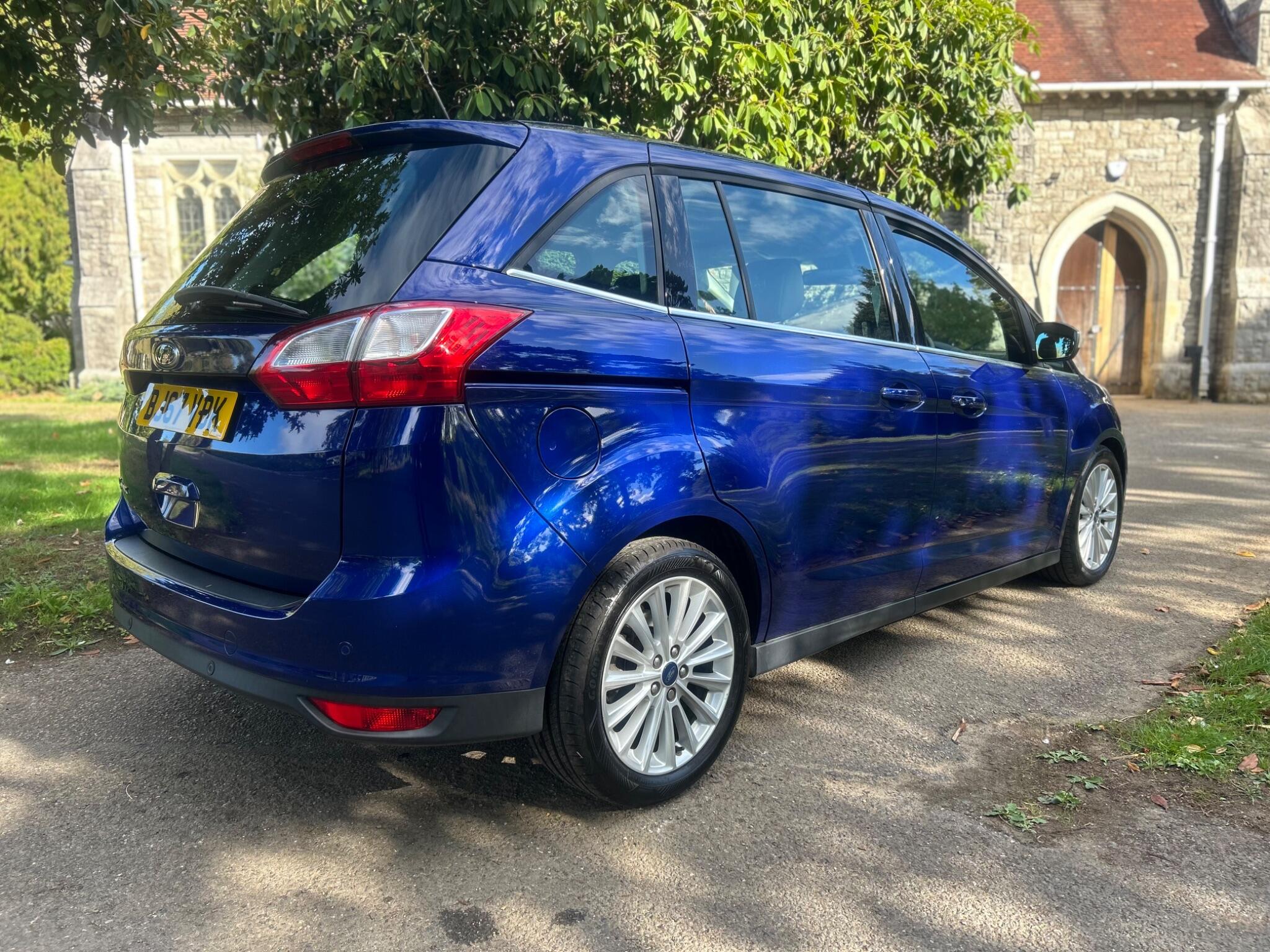 Ford Grand C-Max view 19