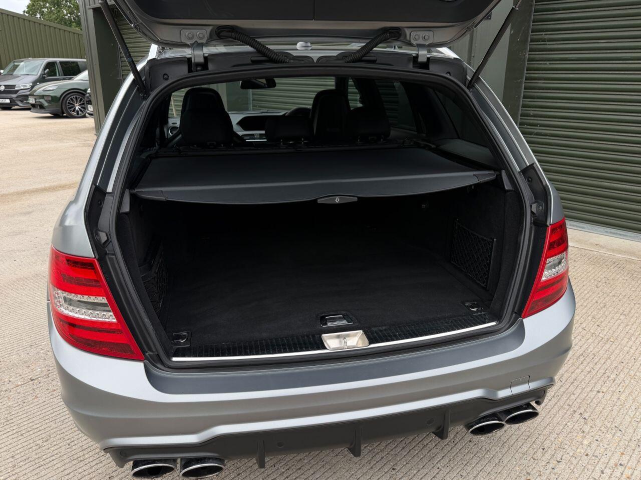 Mercedes-Benz C Class view 39