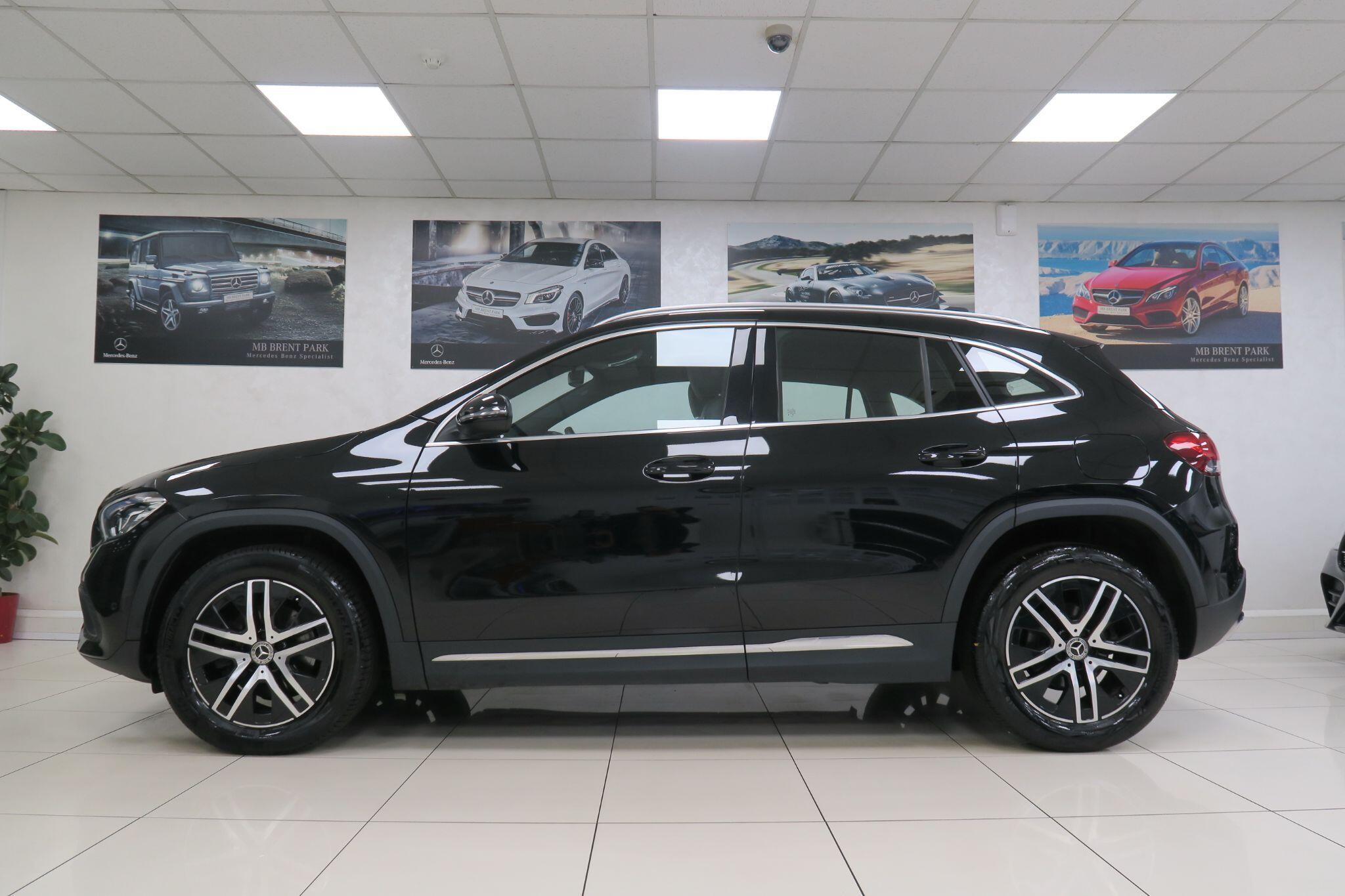 Mercedes-Benz GLA view 4