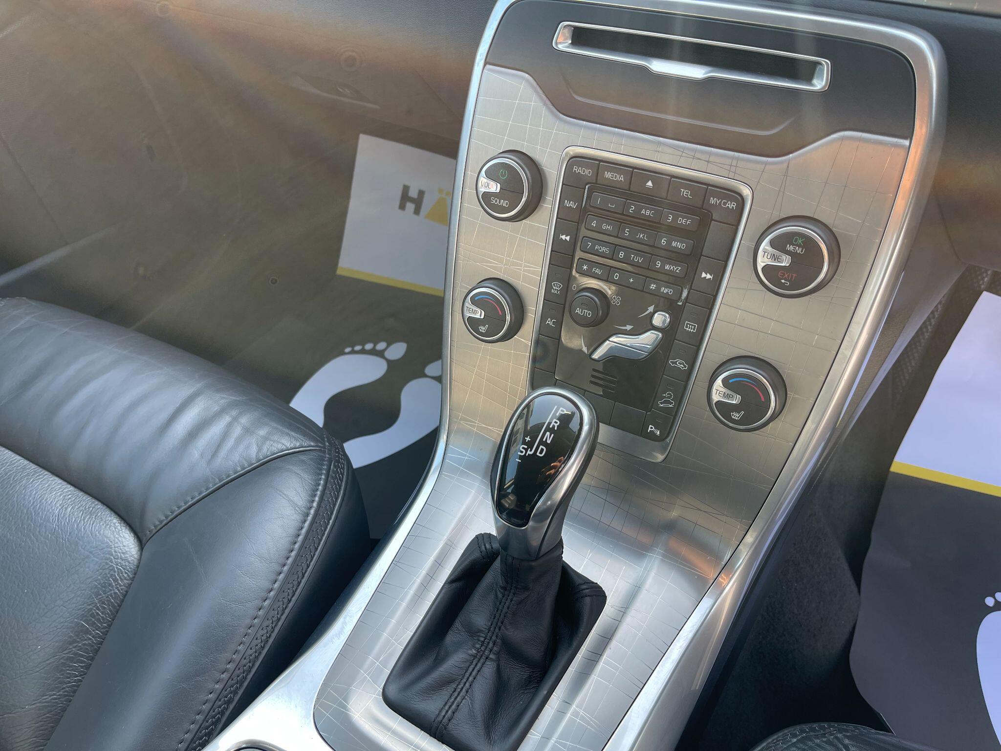 Volvo XC70 view 29