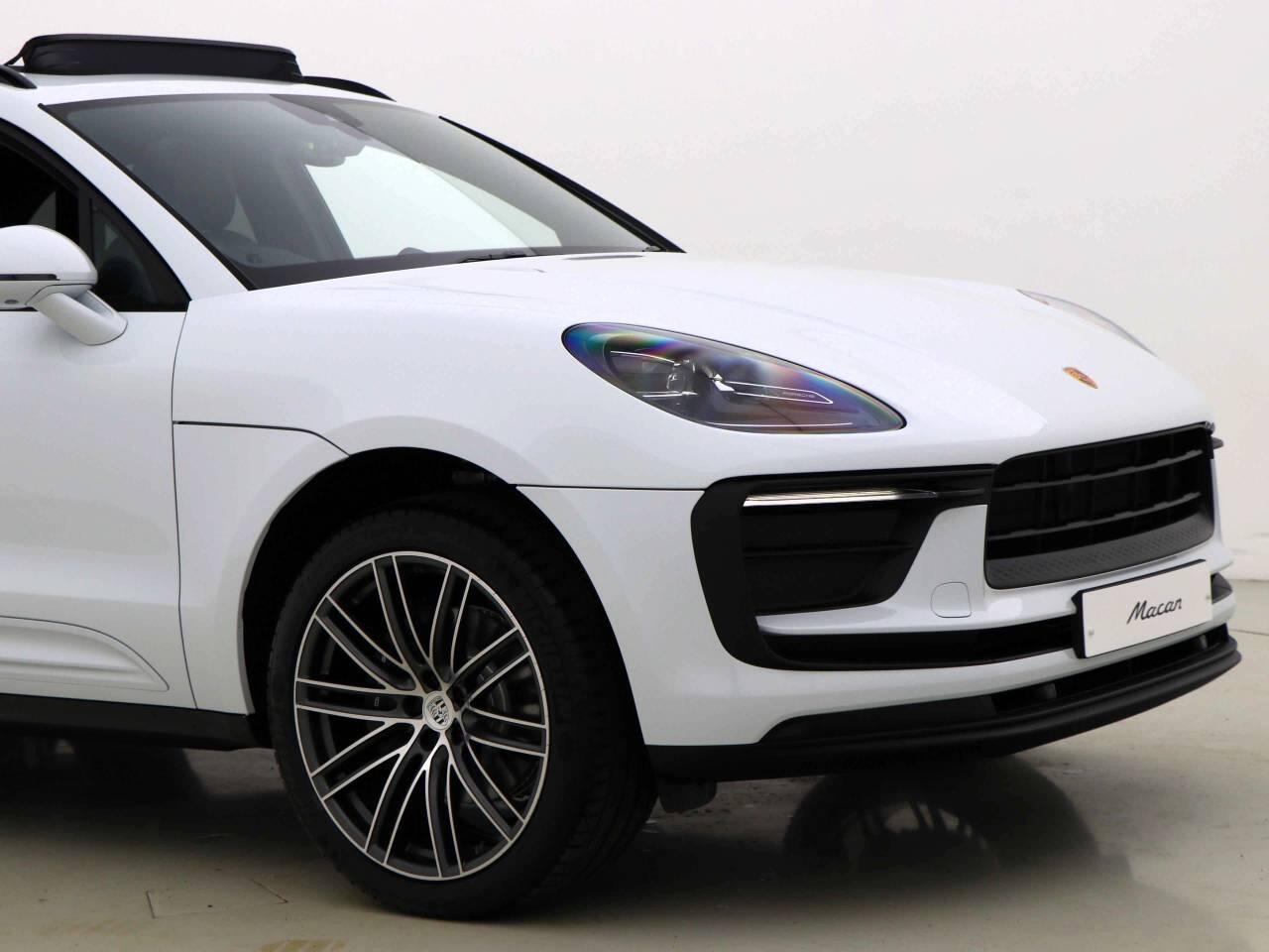 Porsche Macan view 9