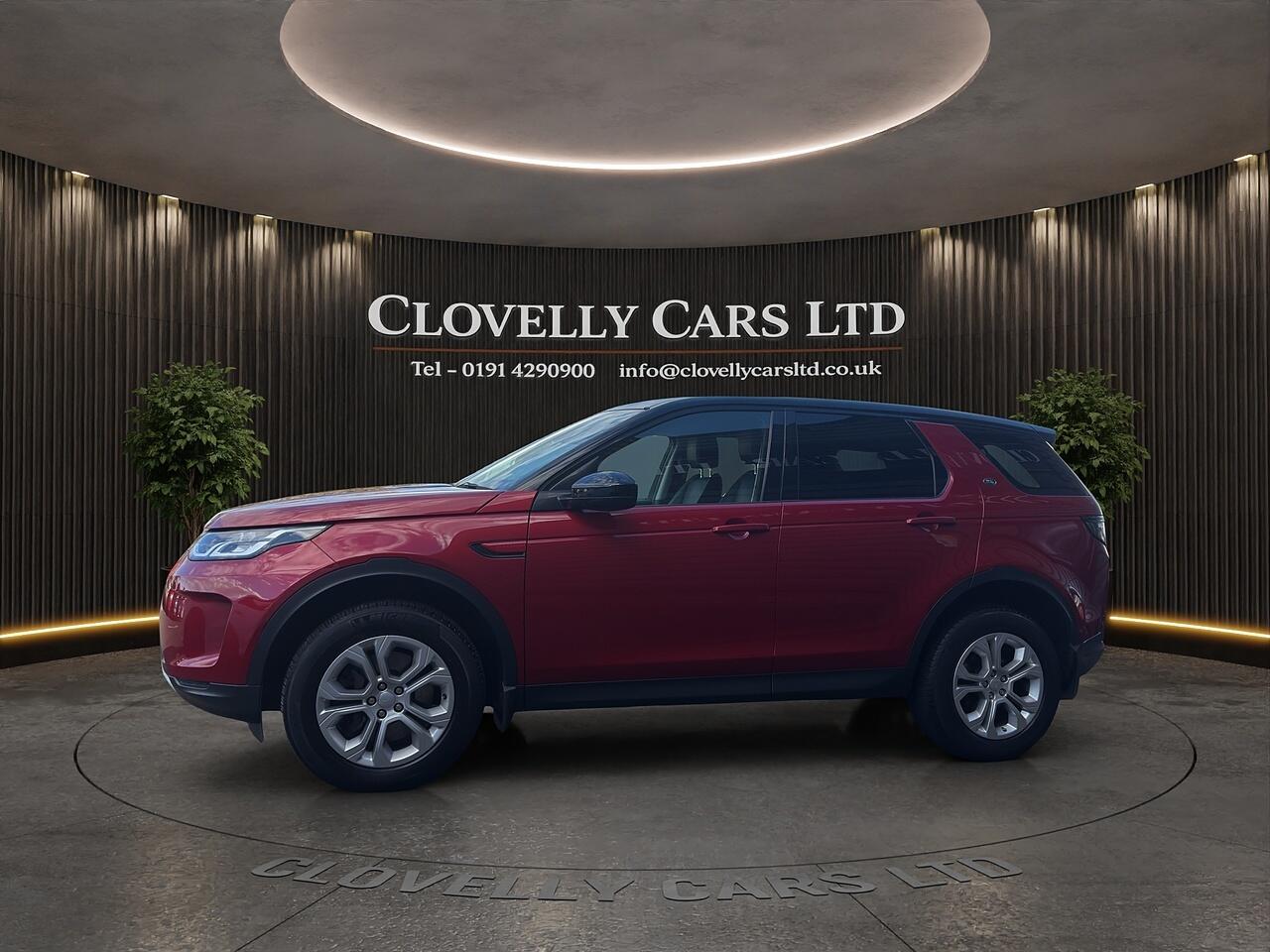 Land Rover Discovery Sport view 16