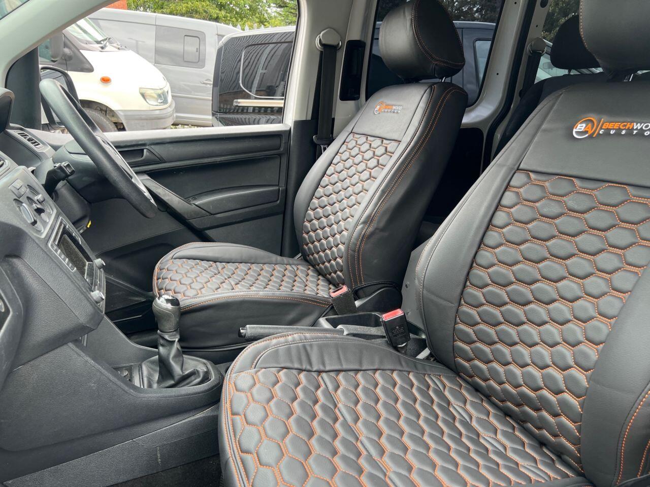 Volkswagen Caddy Maxi Life view 21