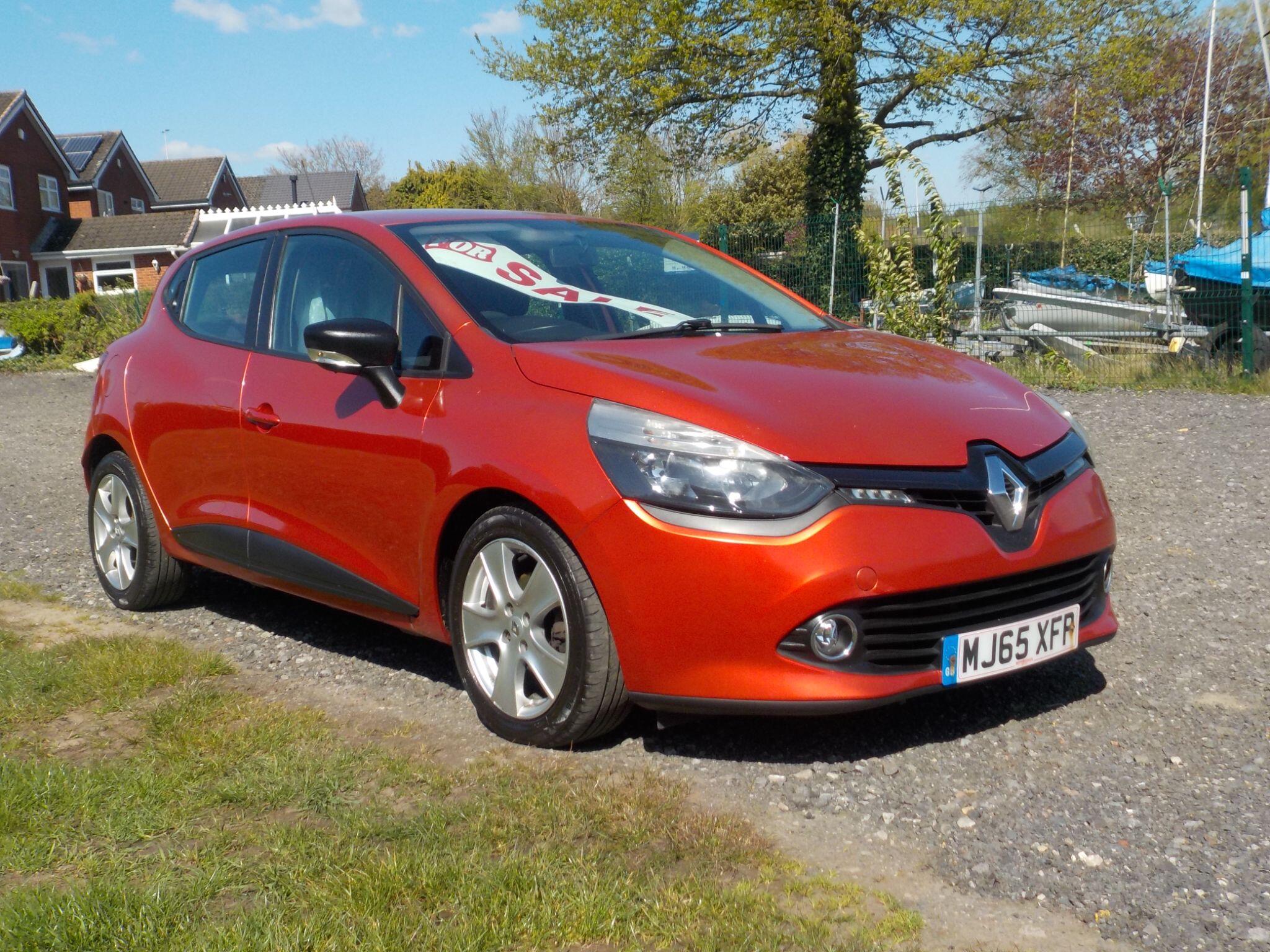 Renault Clio 0.9 TCe Play Euro 6 (s/s) 5dr