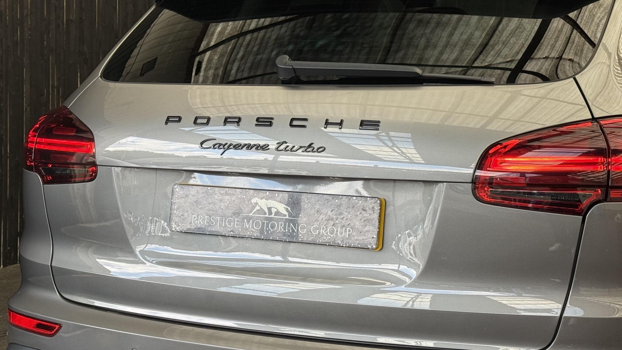 Porsche Cayenne view 11