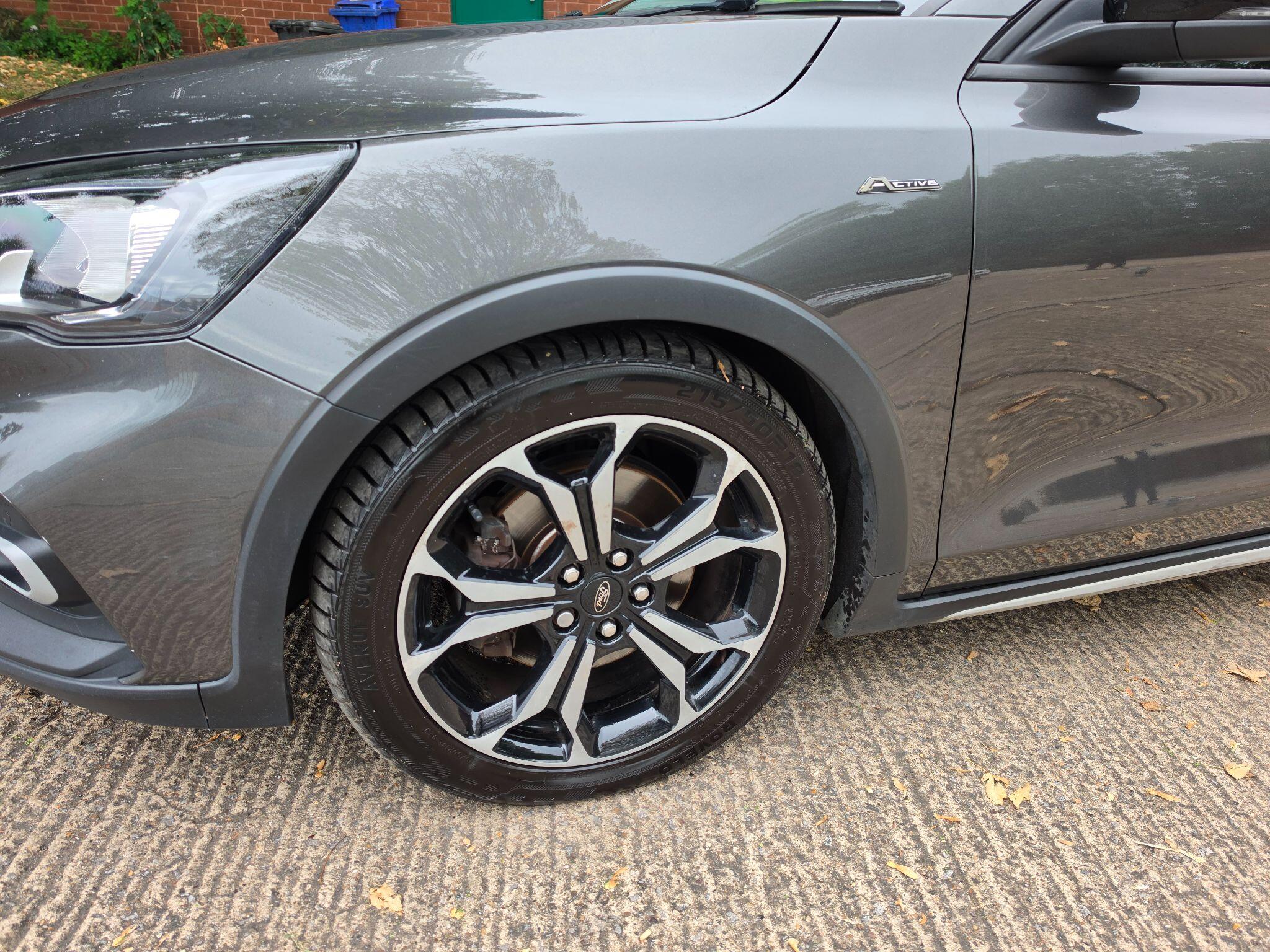Ford Focus view 39